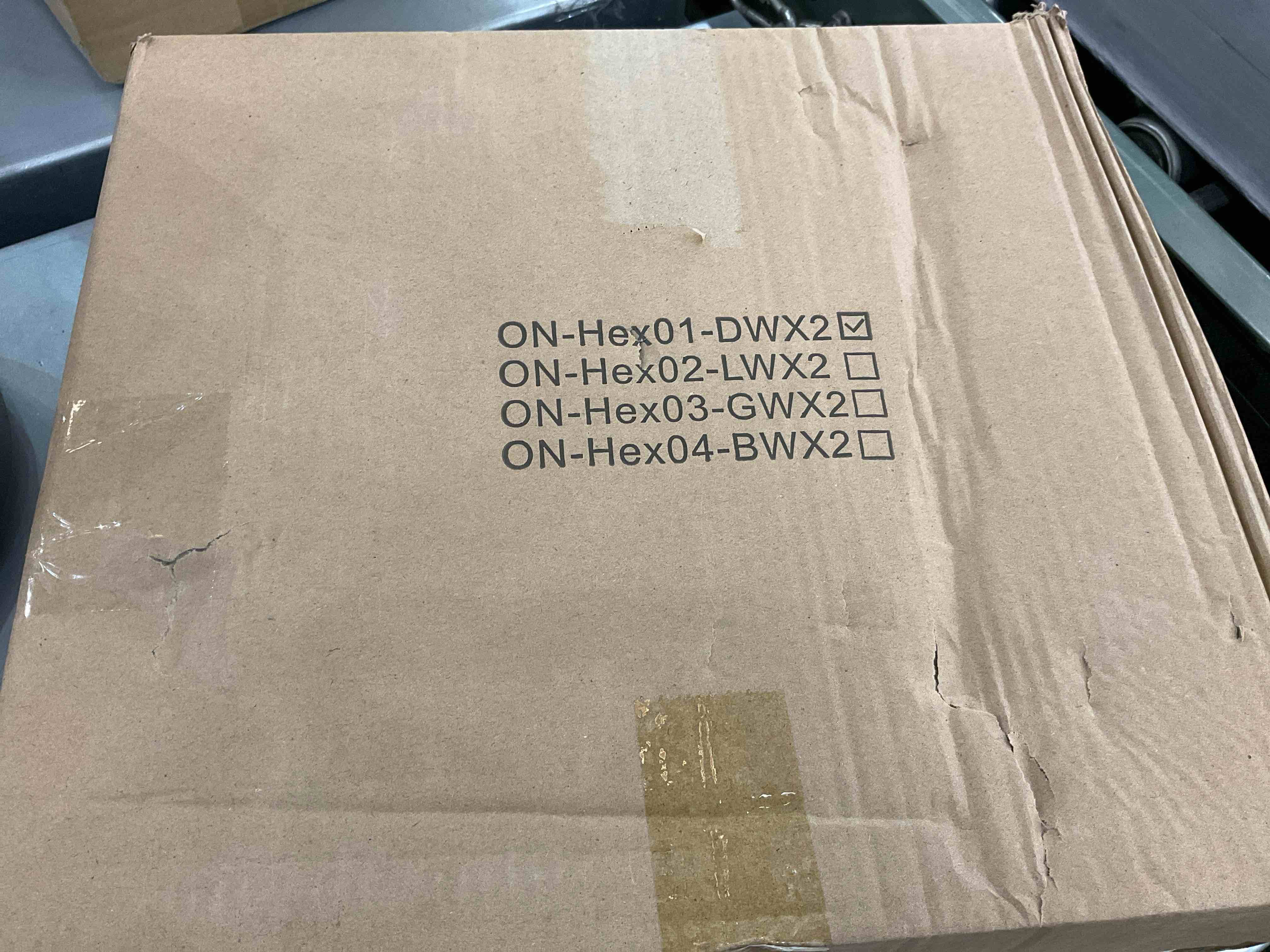 https://s3.amazonaws.com/lotting-images-prod/bidfta/EXS00517137_1696433356707.jpeg