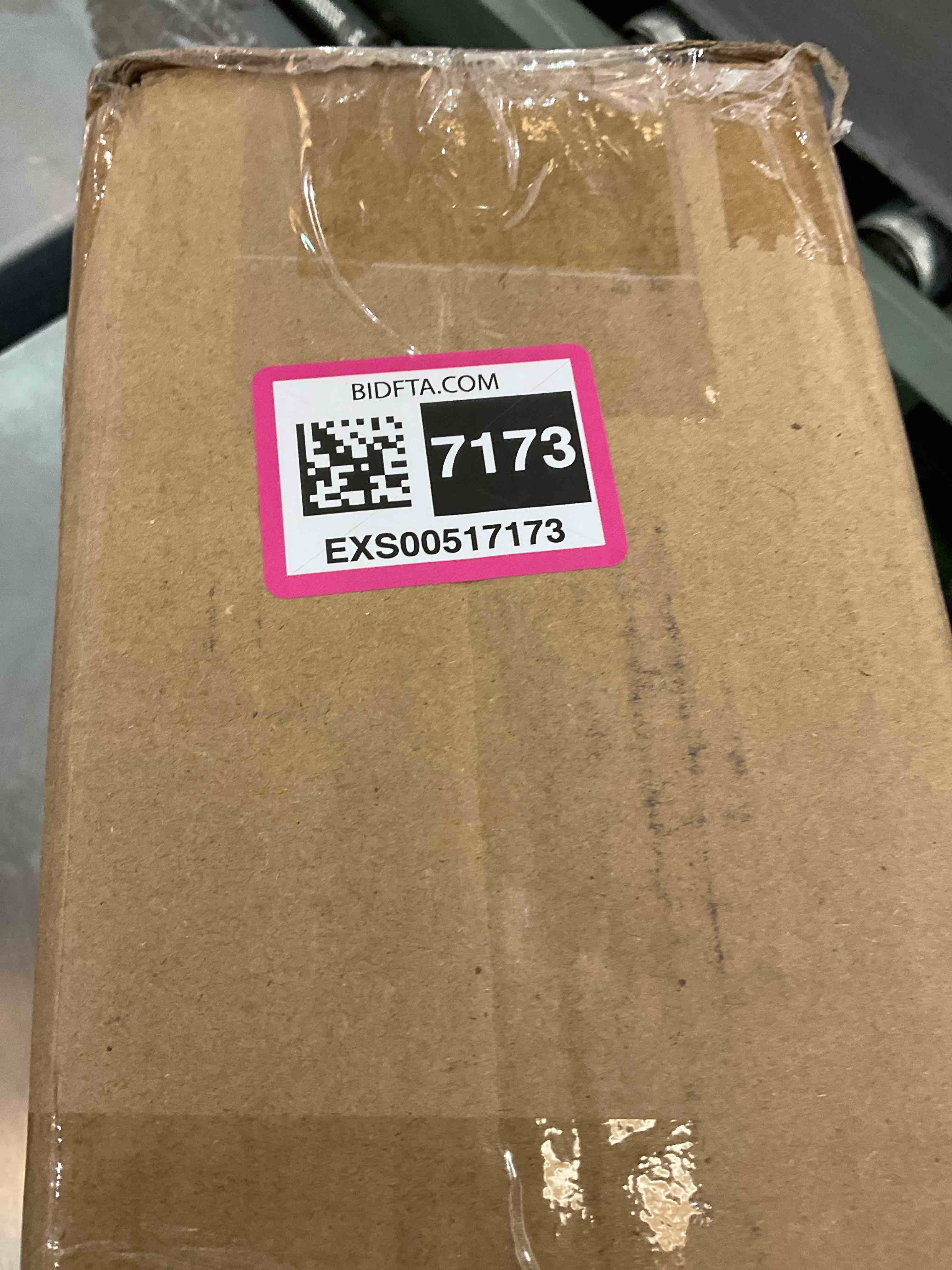 https://s3.amazonaws.com/lotting-images-prod/bidfta/EXS00517173_1696441113975.jpeg