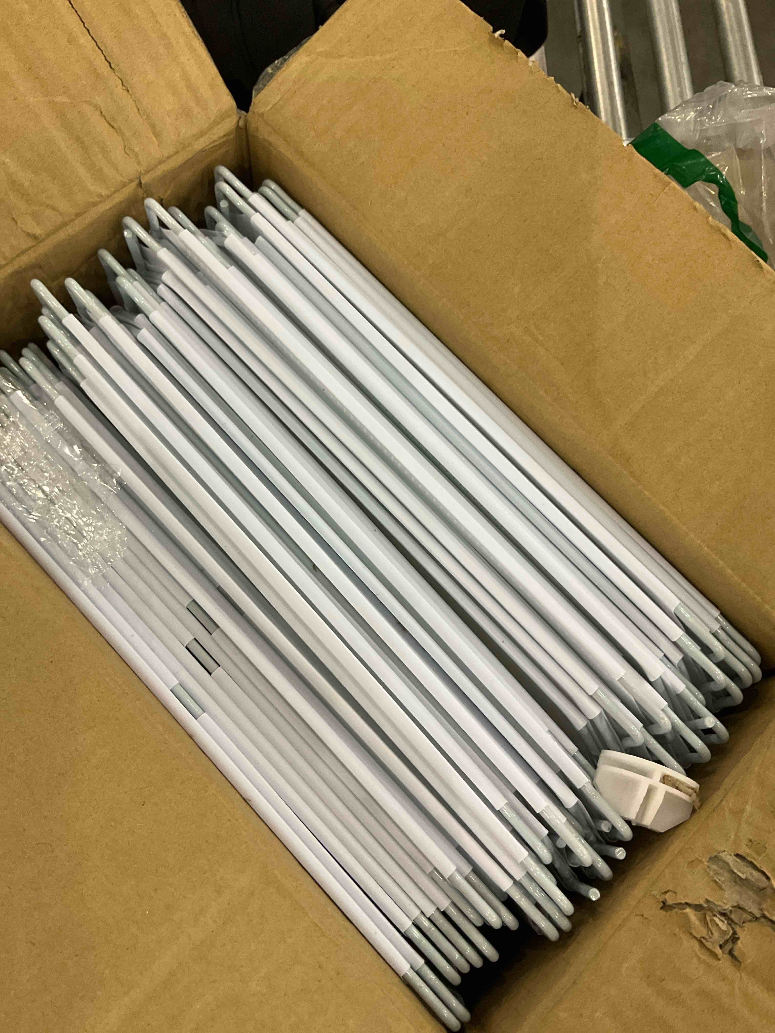 https://s3.amazonaws.com/lotting-images-prod/bidfta/EXS00517855_1696944062139.jpeg