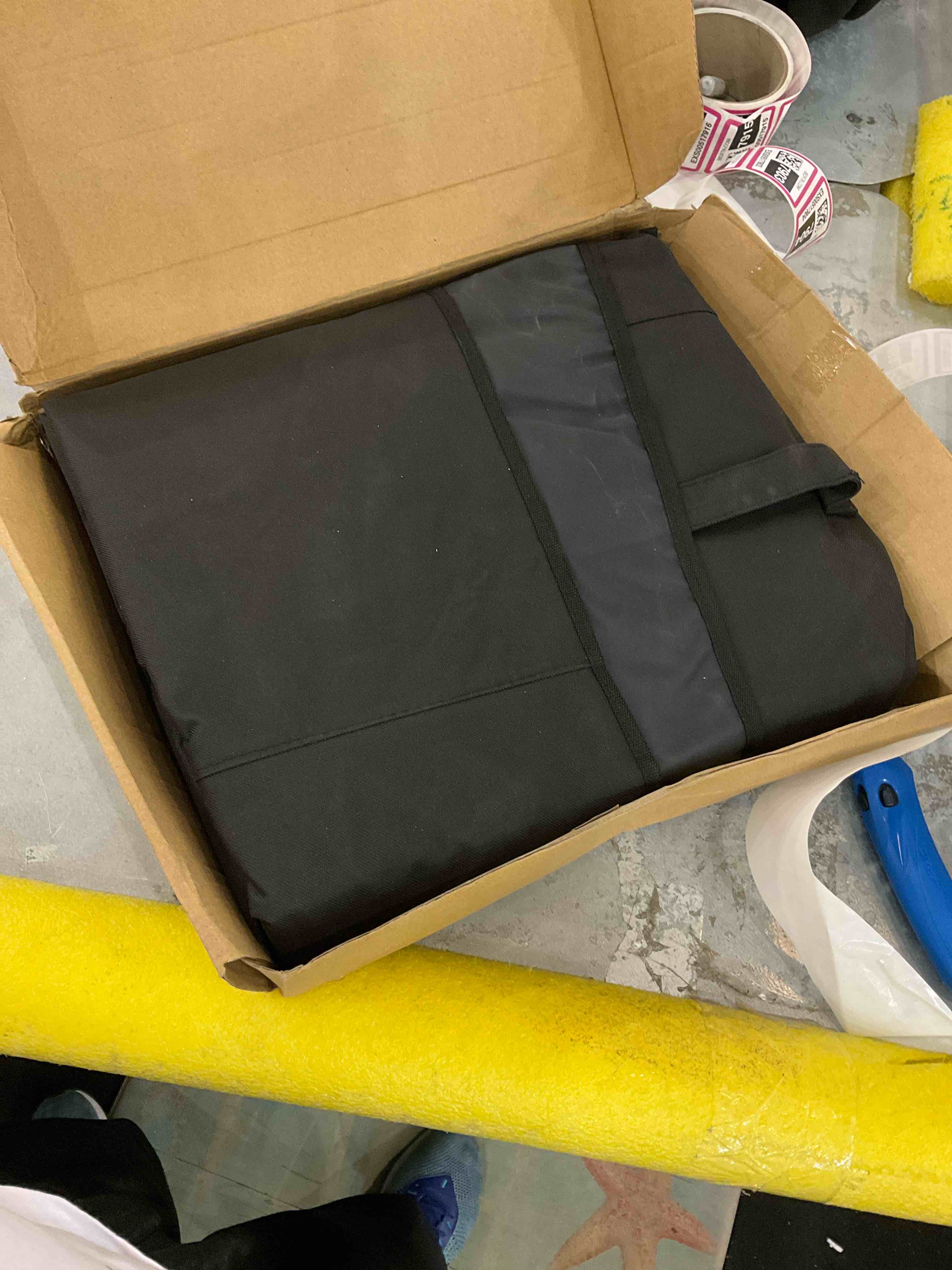 https://s3.amazonaws.com/lotting-images-prod/bidfta/EXS00517890_1696948242673.jpeg