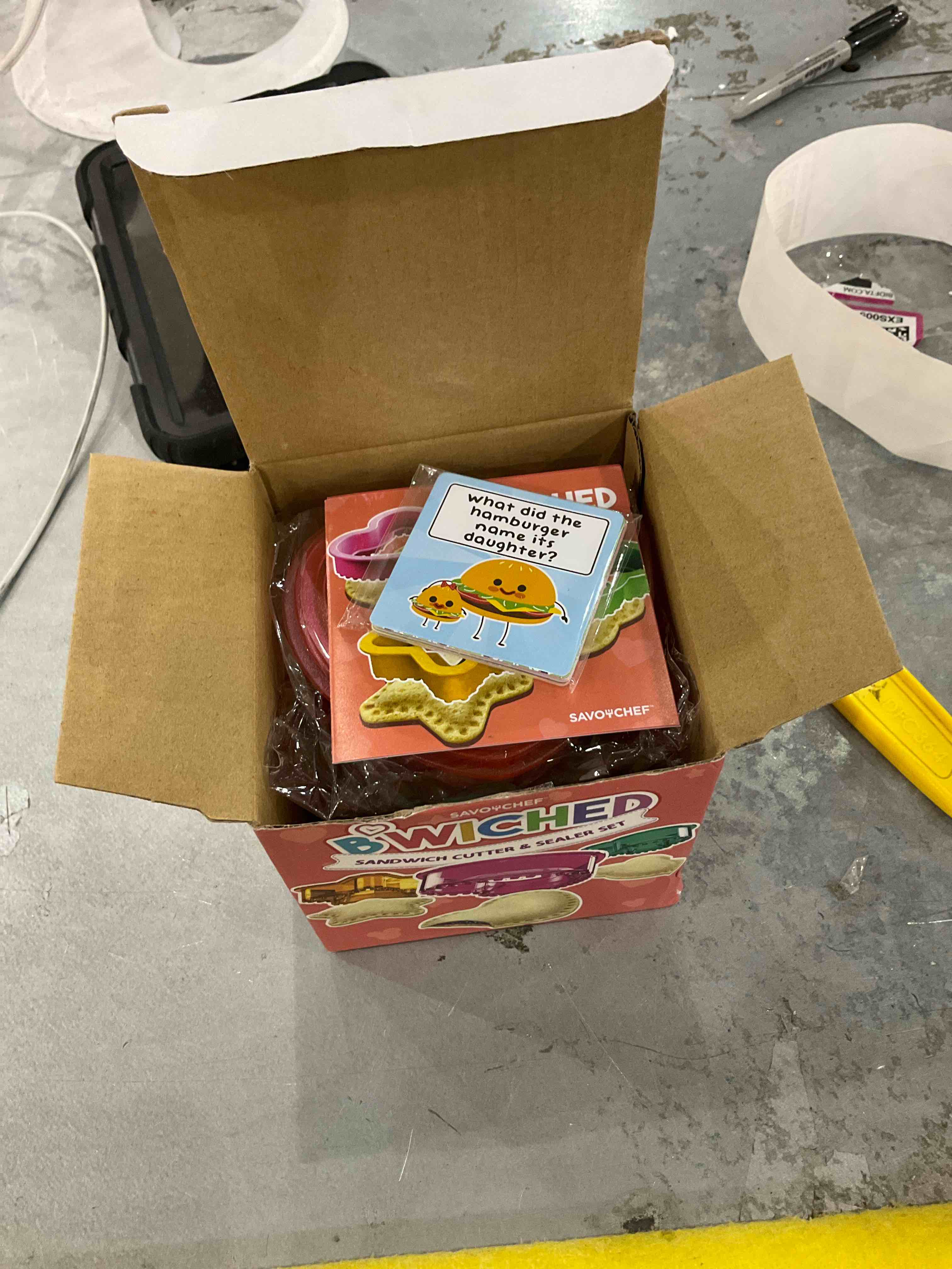 https://s3.amazonaws.com/lotting-images-prod/bidfta/EXS00517980_1697024024637.jpeg