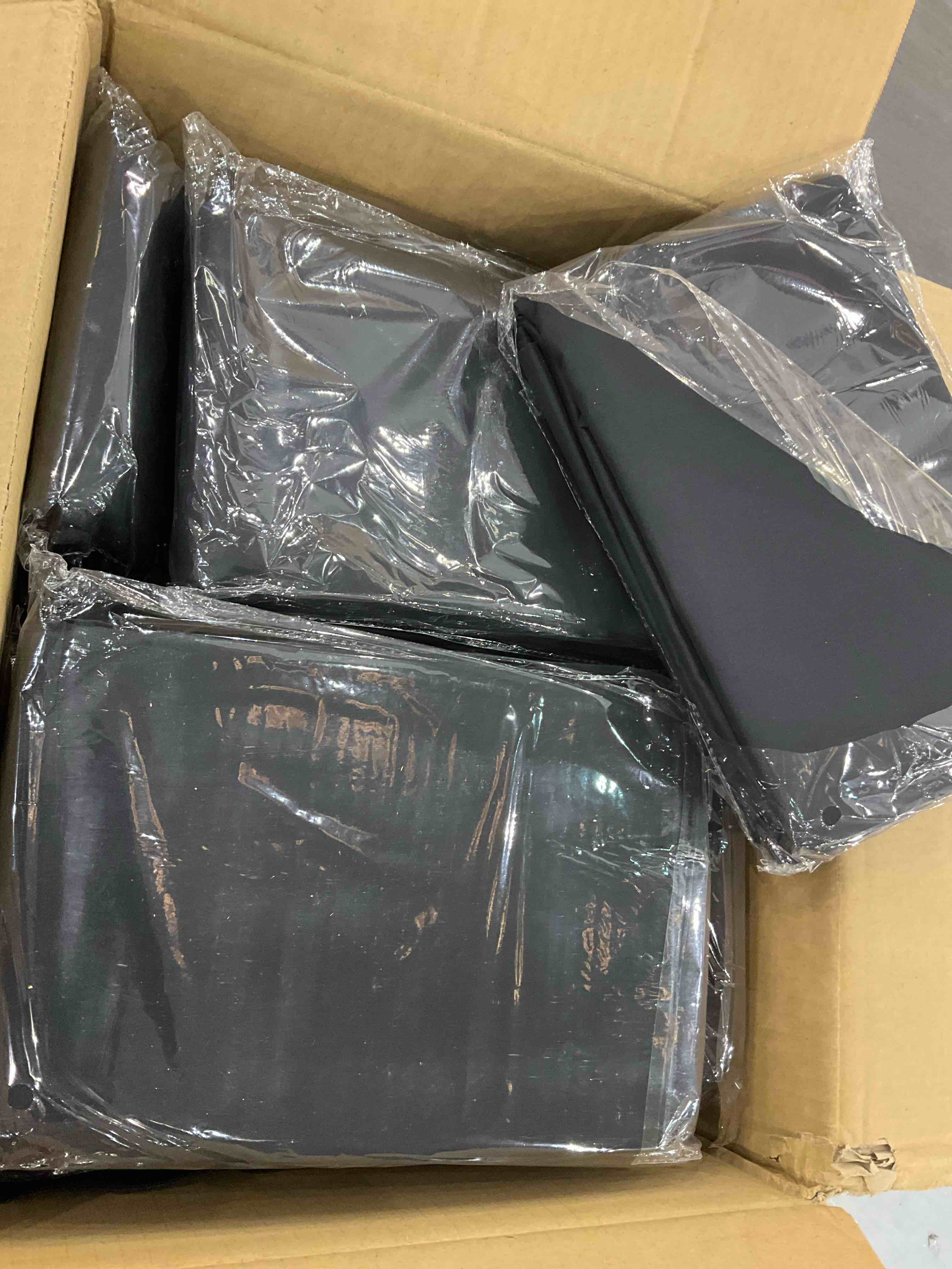 https://s3.amazonaws.com/lotting-images-prod/bidfta/EXS00518122_1696862214925.jpeg