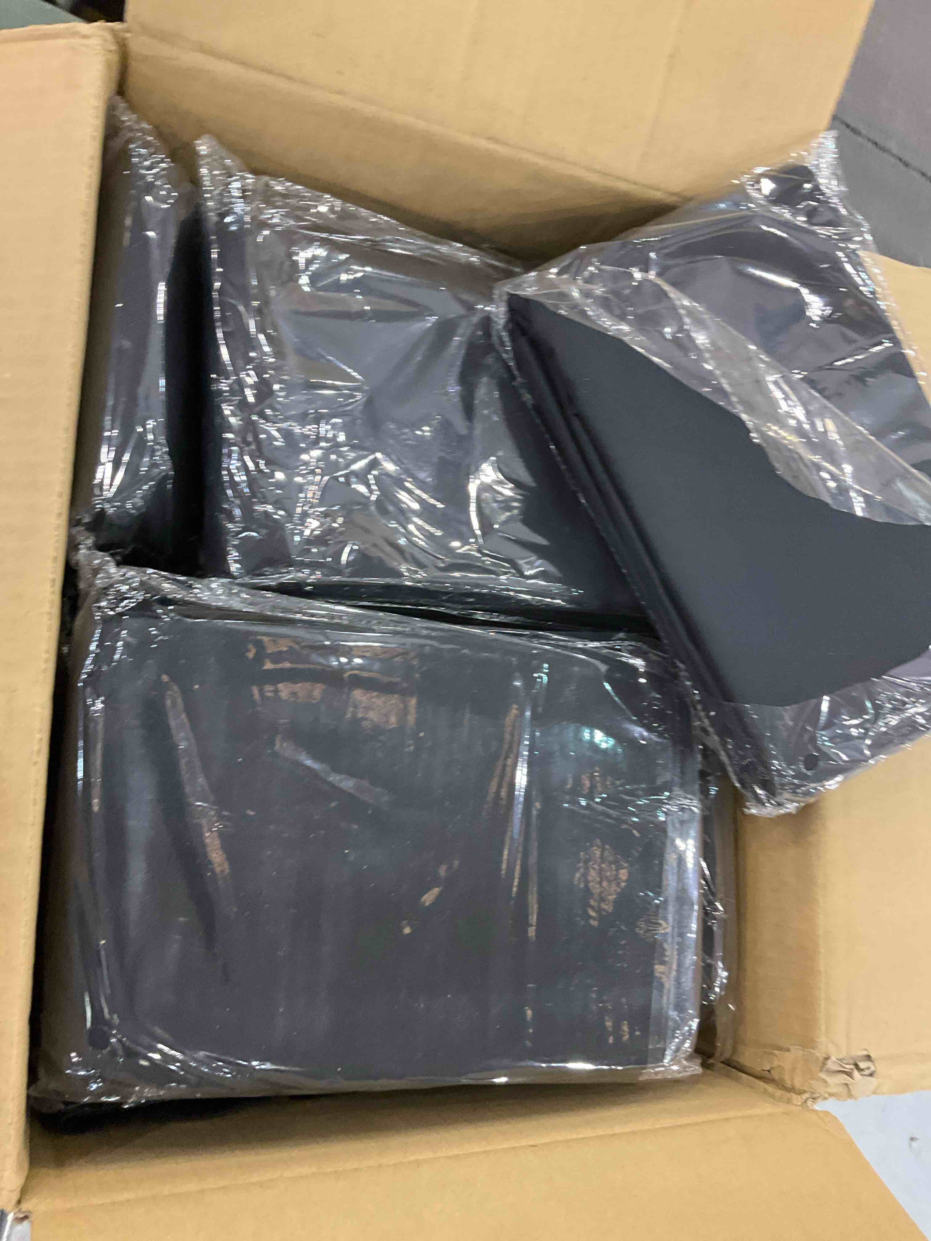 https://s3.amazonaws.com/lotting-images-prod/bidfta/EXS00518122_1696862216905.jpeg