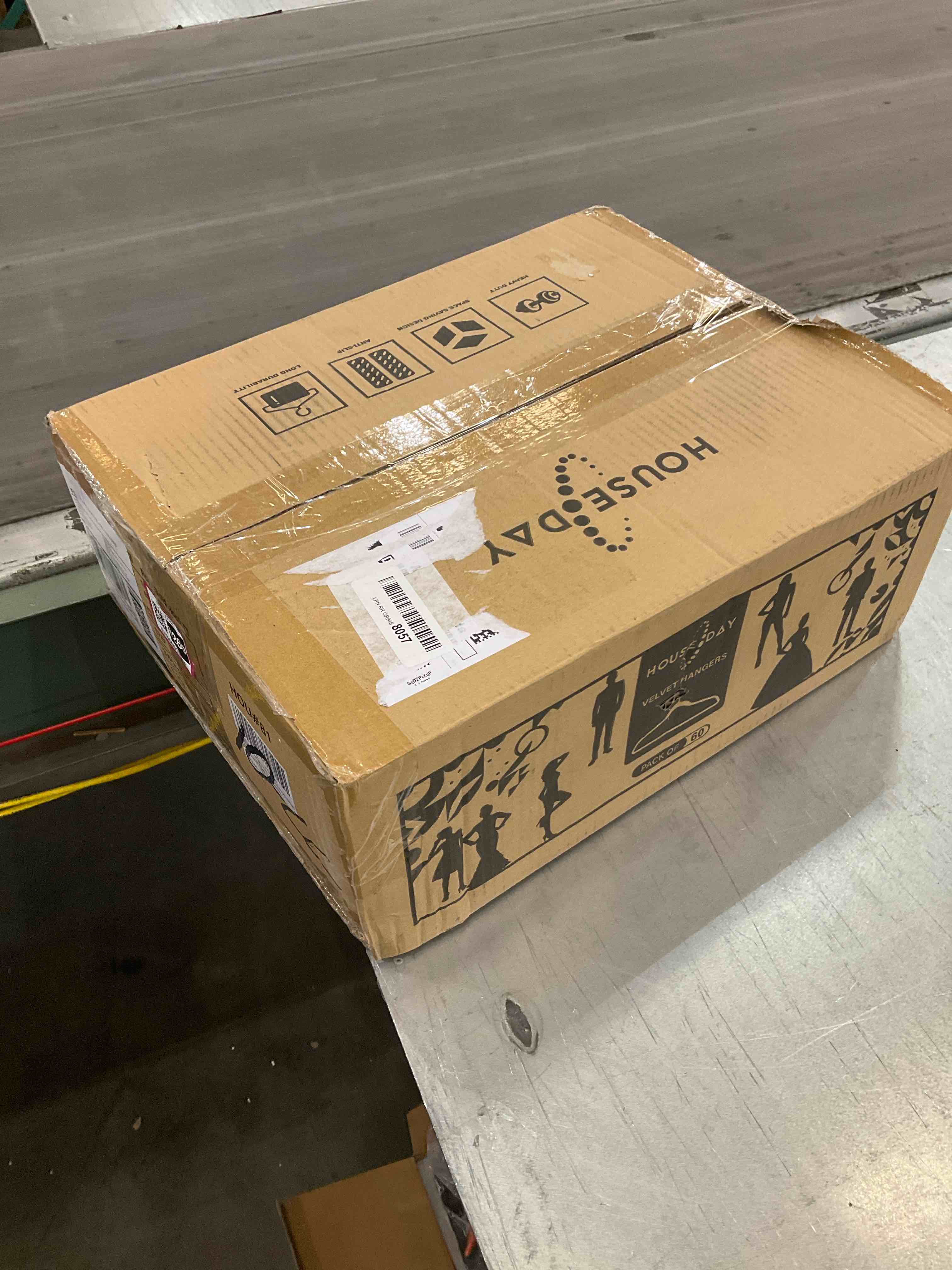 https://s3.amazonaws.com/lotting-images-prod/bidfta/EXS00518260_1696949101922.jpeg