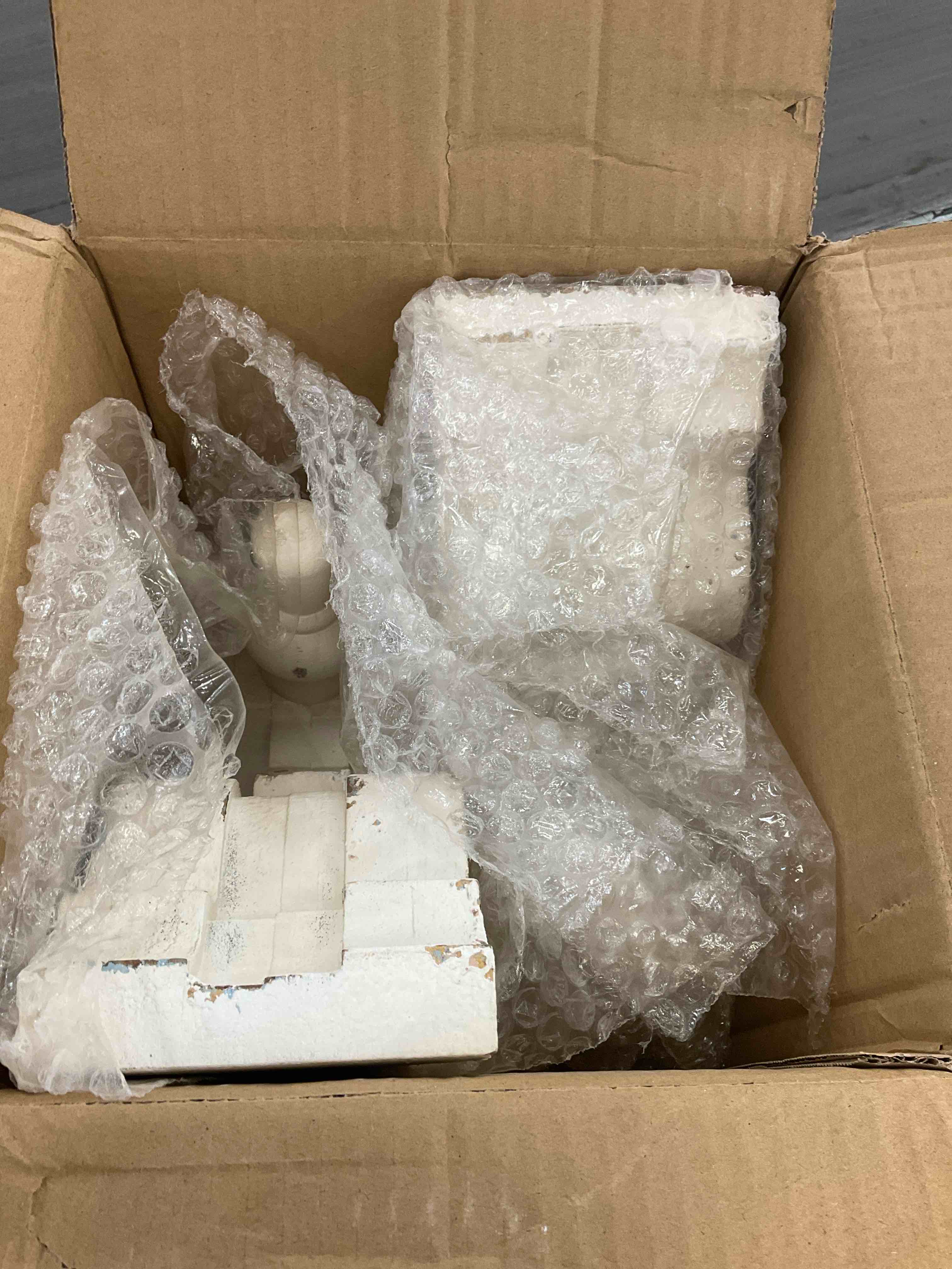 https://s3.amazonaws.com/lotting-images-prod/bidfta/EXS00518325_1696957522574.jpeg