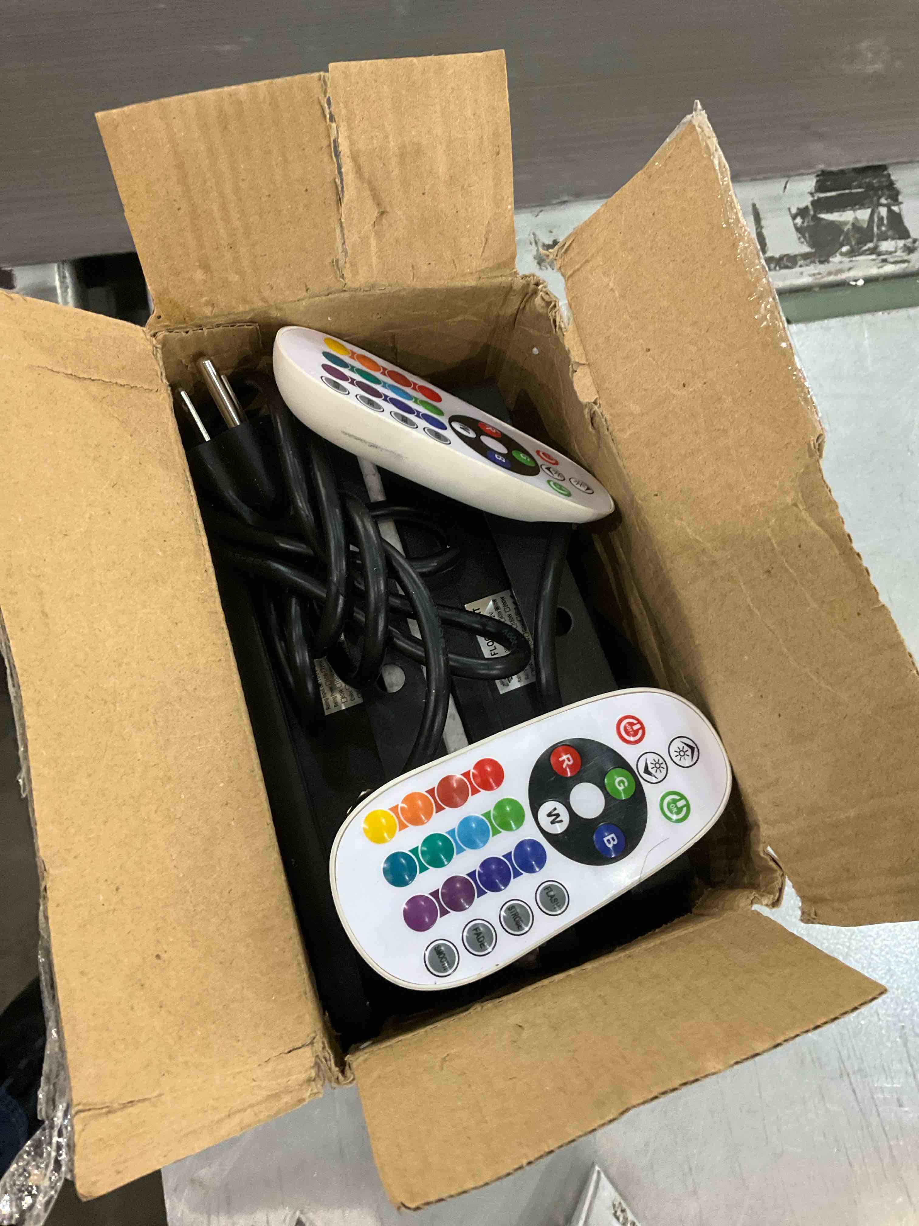 https://s3.amazonaws.com/lotting-images-prod/bidfta/EXS00518469_1697032208745.jpeg