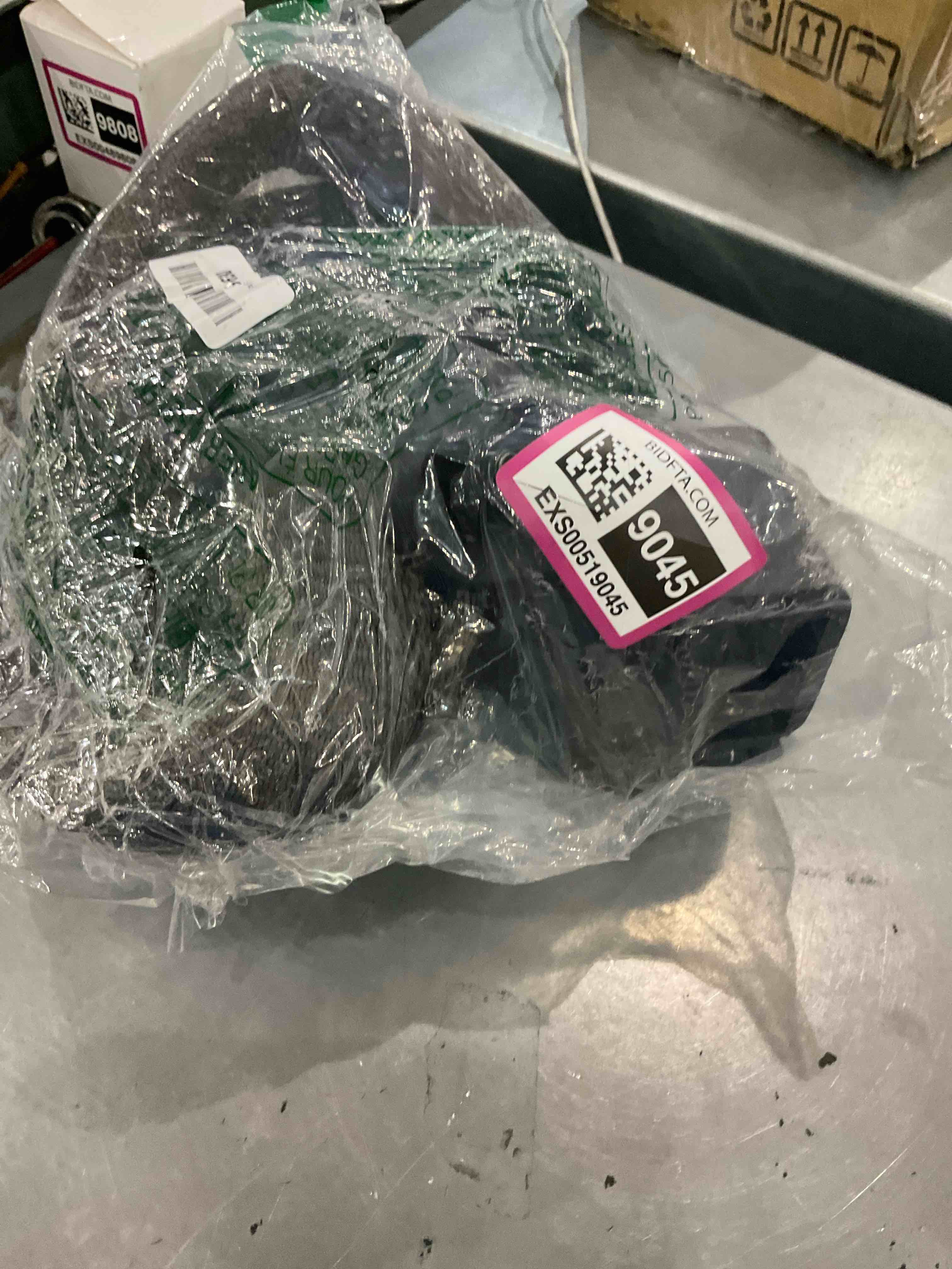 https://s3.amazonaws.com/lotting-images-prod/bidfta/EXS00519045_1695909418985.jpeg
