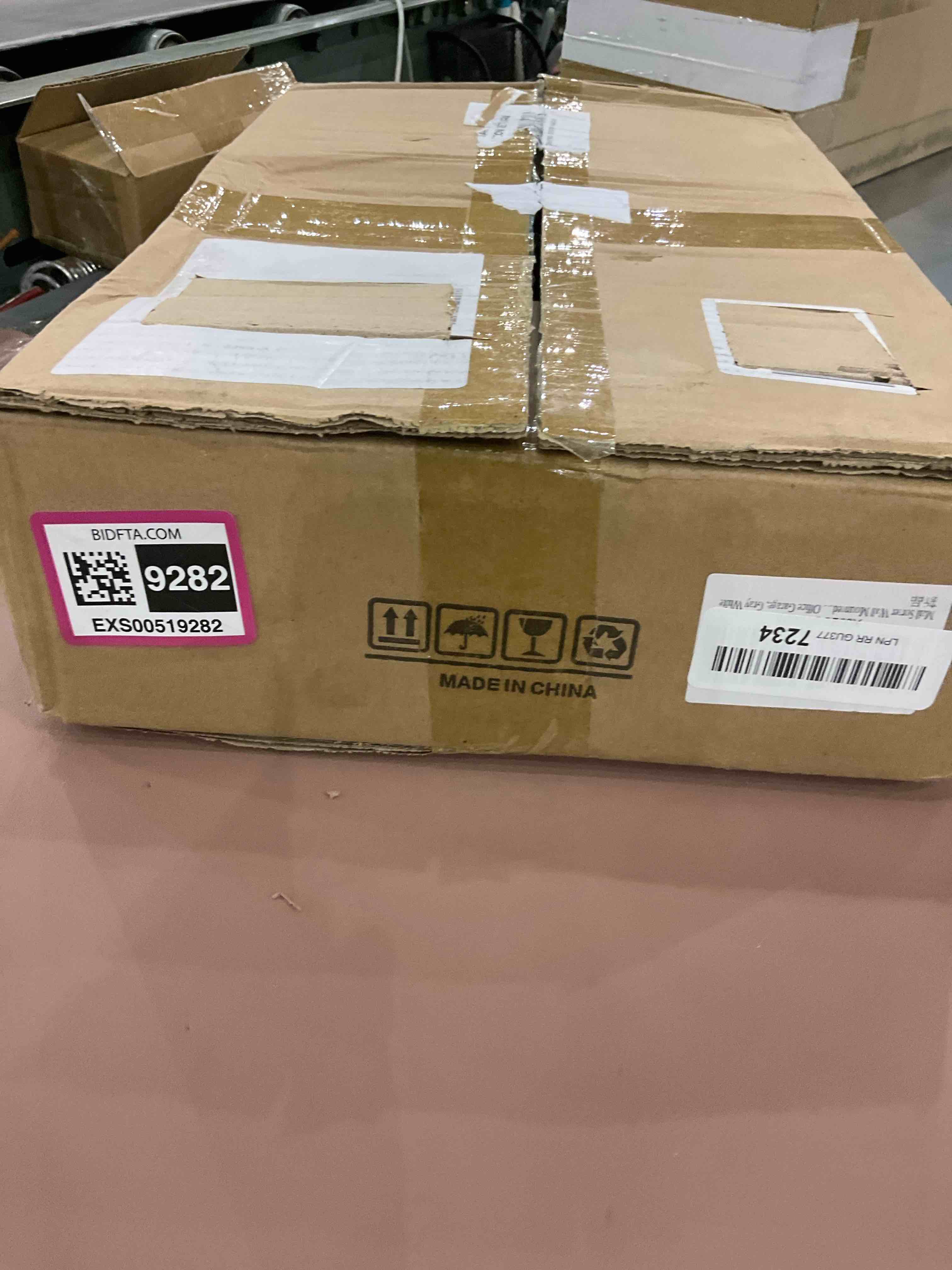 https://s3.amazonaws.com/lotting-images-prod/bidfta/EXS00519282_1695996319262.jpeg