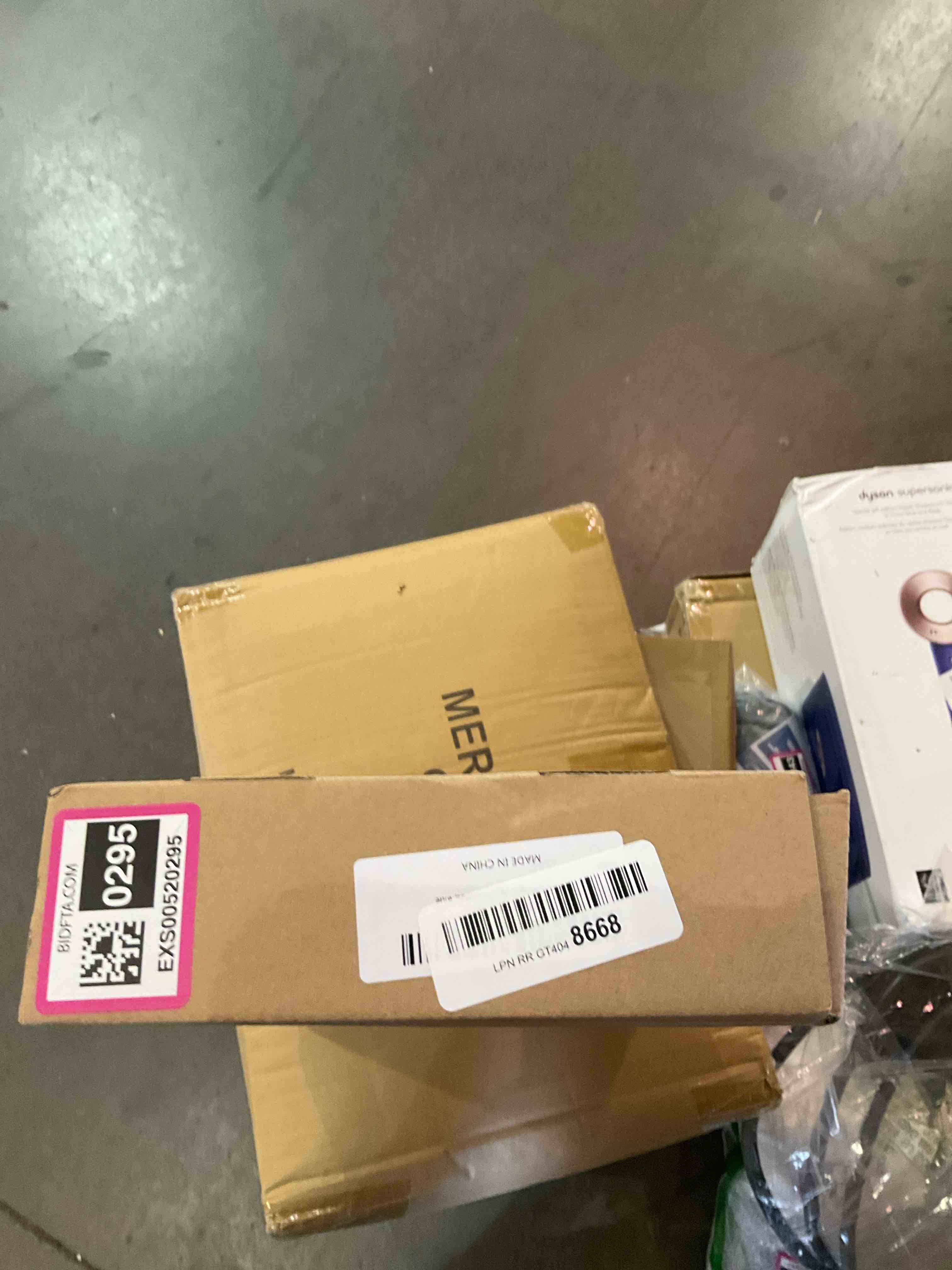 https://s3.amazonaws.com/lotting-images-prod/bidfta/EXS00520295_1695756938868.jpeg