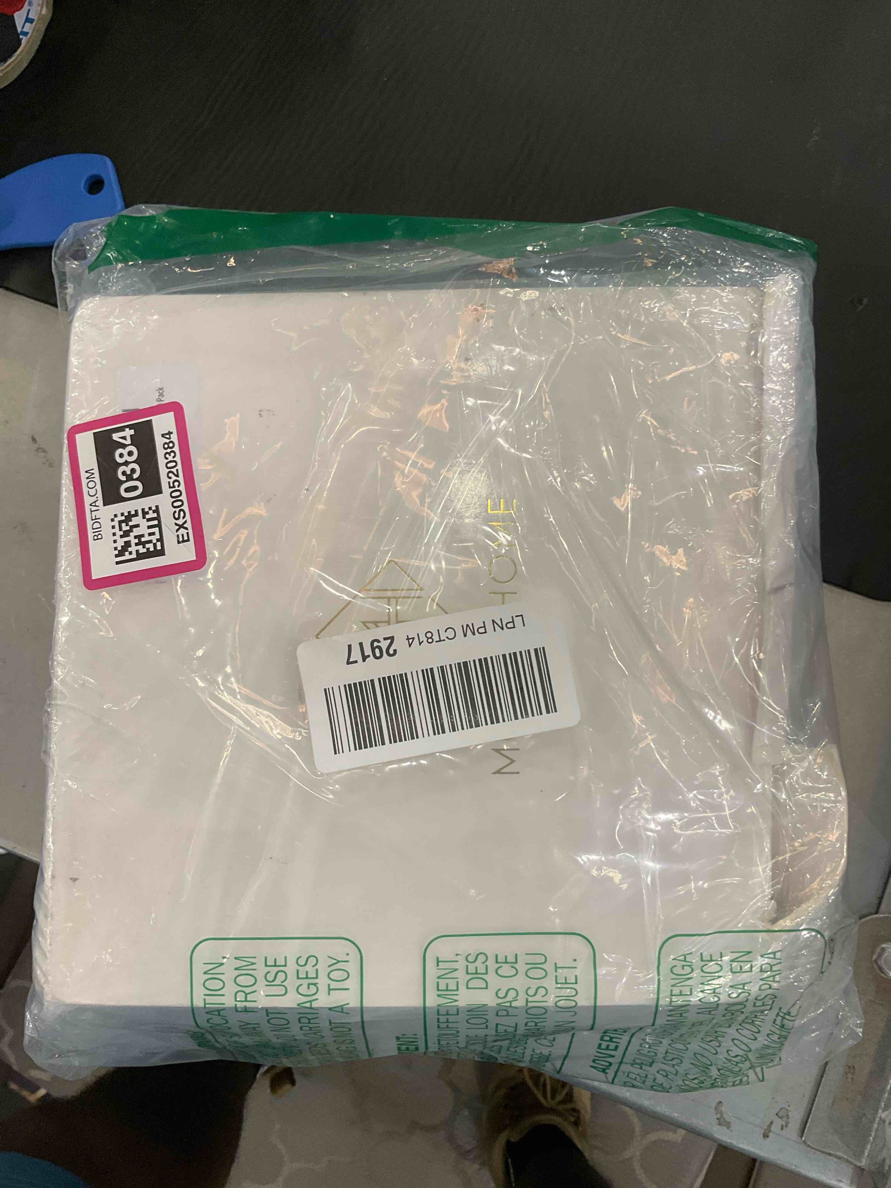 https://s3.amazonaws.com/lotting-images-prod/bidfta/EXS00520384_1695748333285.jpeg