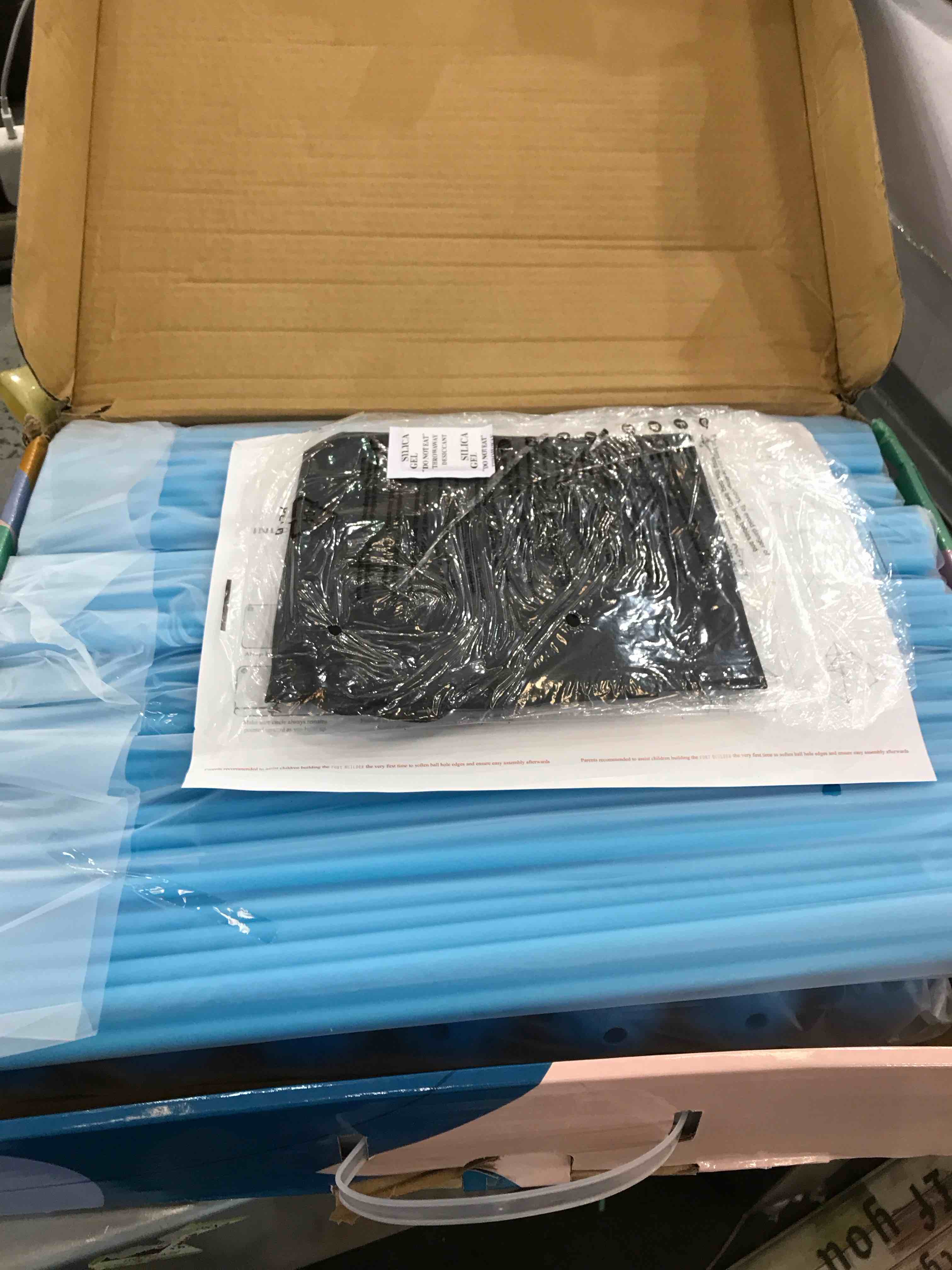 https://s3.amazonaws.com/lotting-images-prod/bidfta/EXS00520698_1697217030664.jpeg