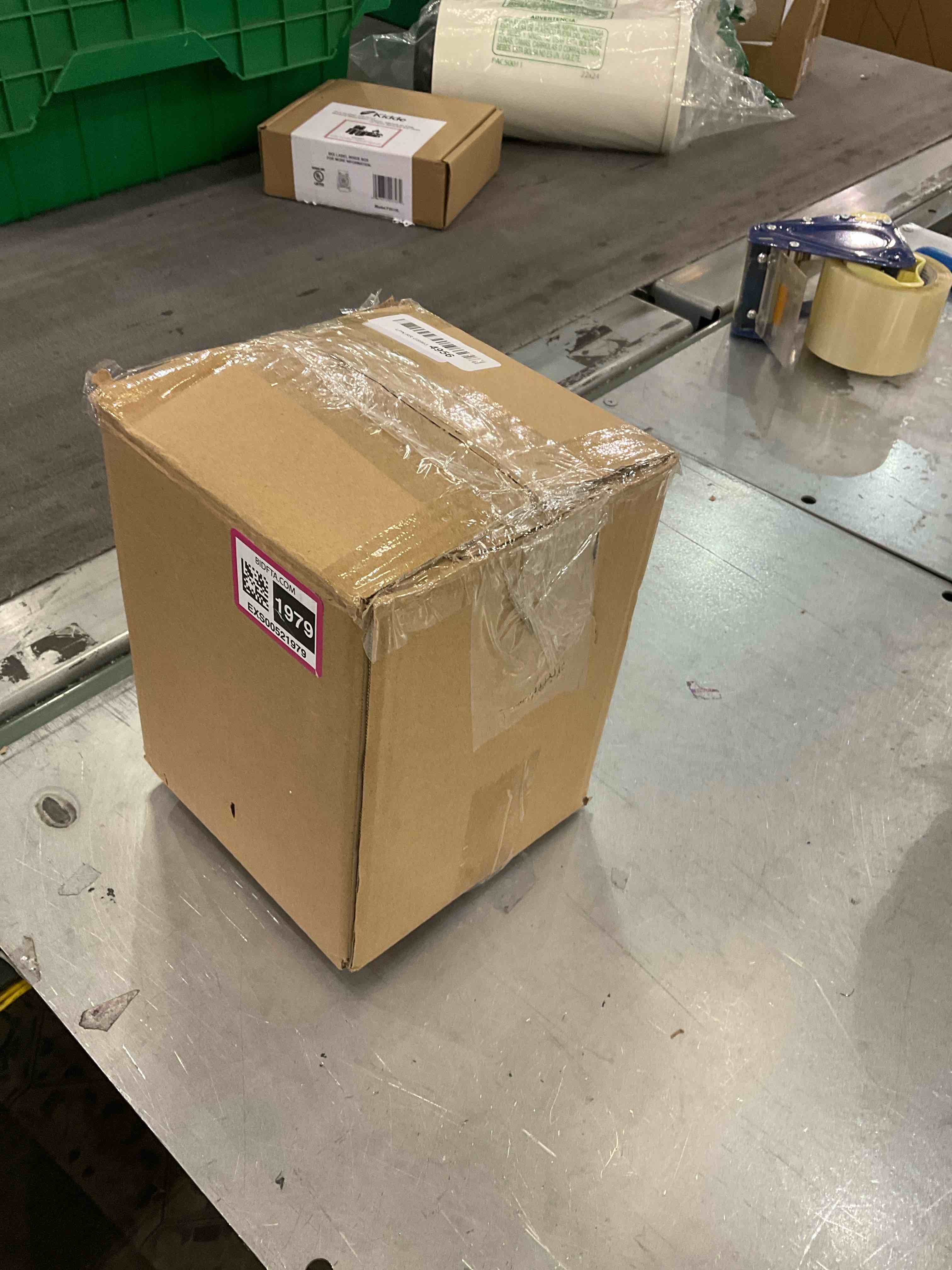 https://s3.amazonaws.com/lotting-images-prod/bidfta/EXS00521979_1698070799458.jpeg