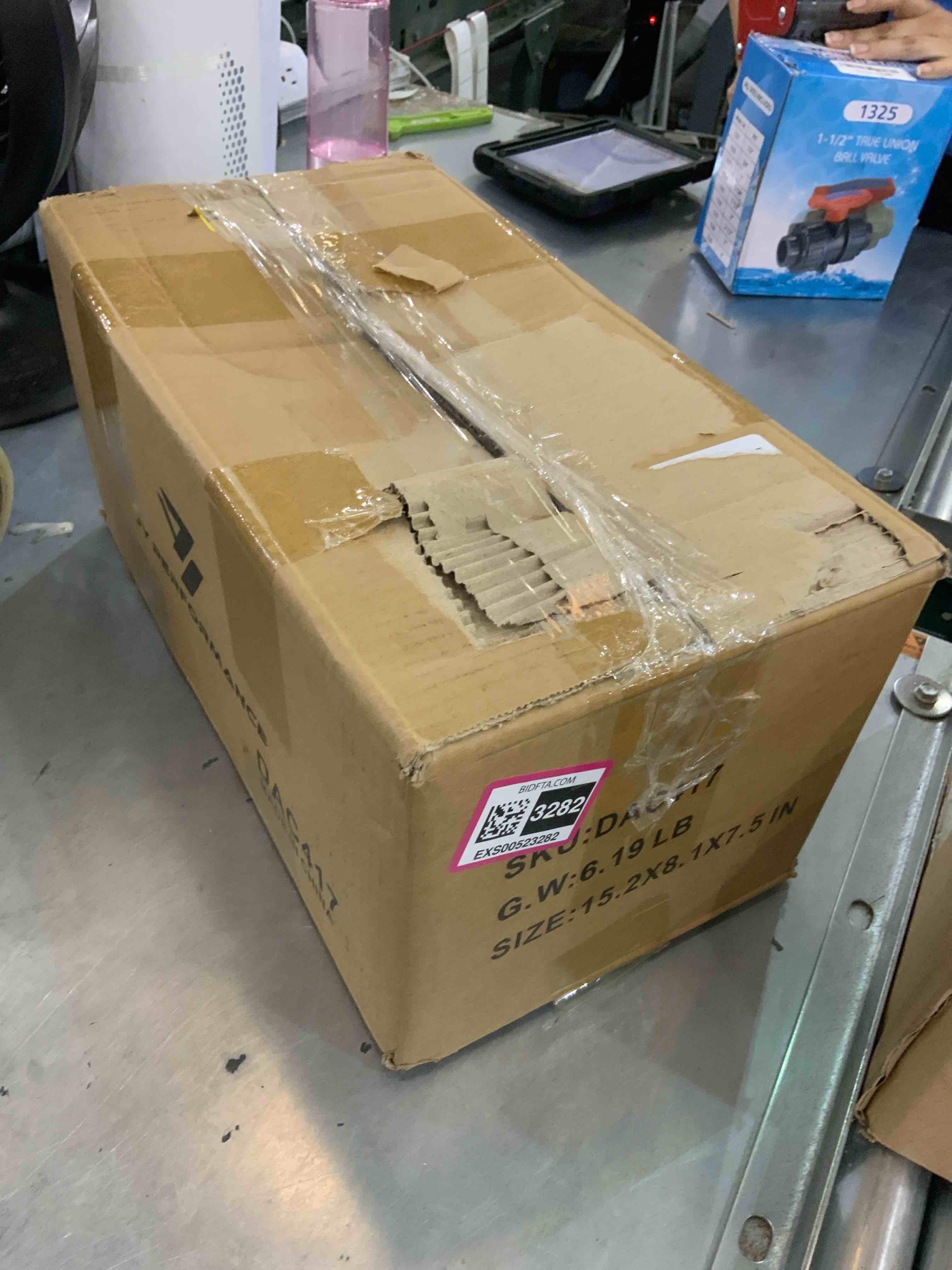 https://s3.amazonaws.com/lotting-images-prod/bidfta/EXS00523282_1695826383913.jpeg