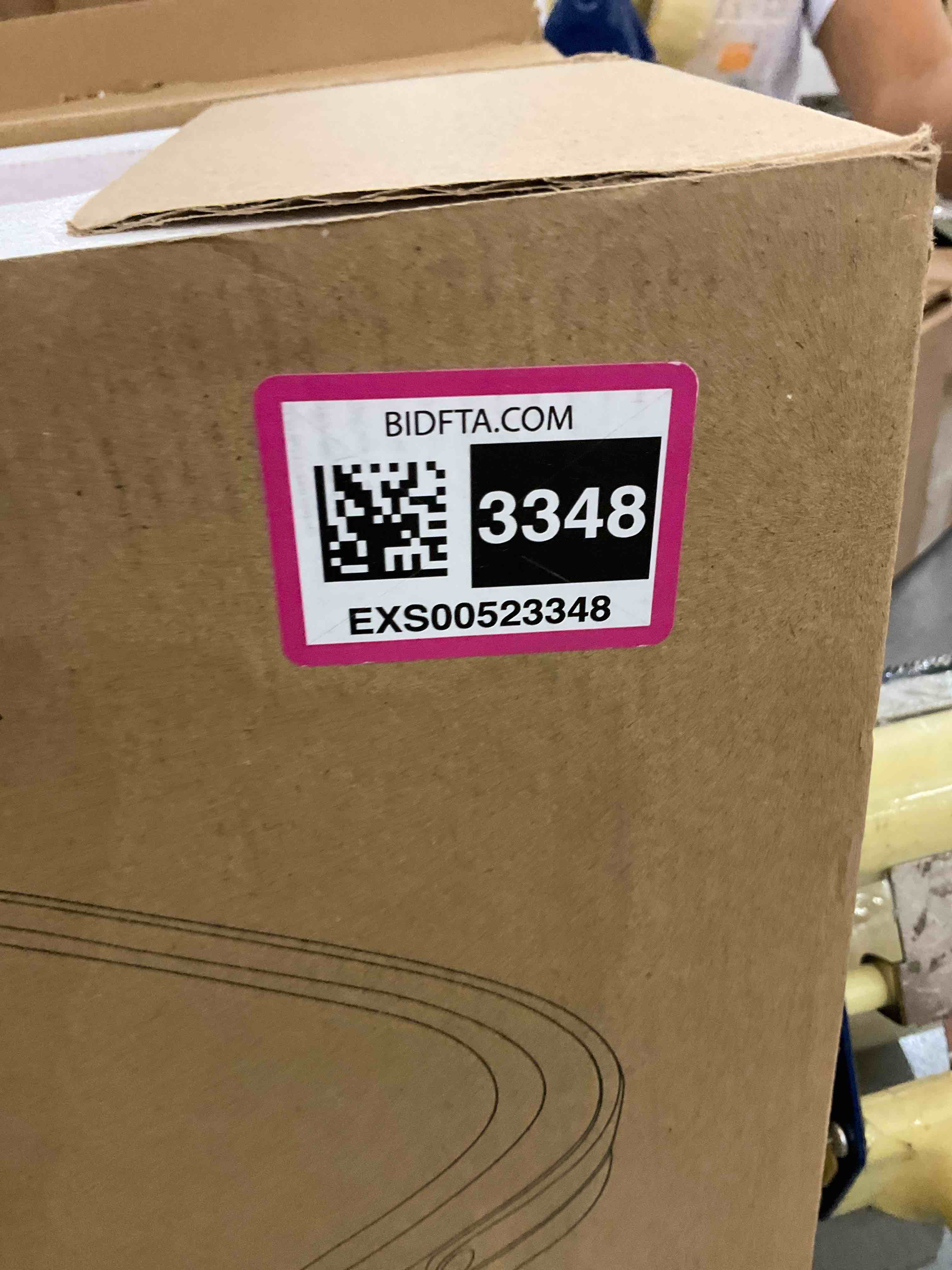 https://s3.amazonaws.com/lotting-images-prod/bidfta/EXS00523348_1695750927185.jpeg