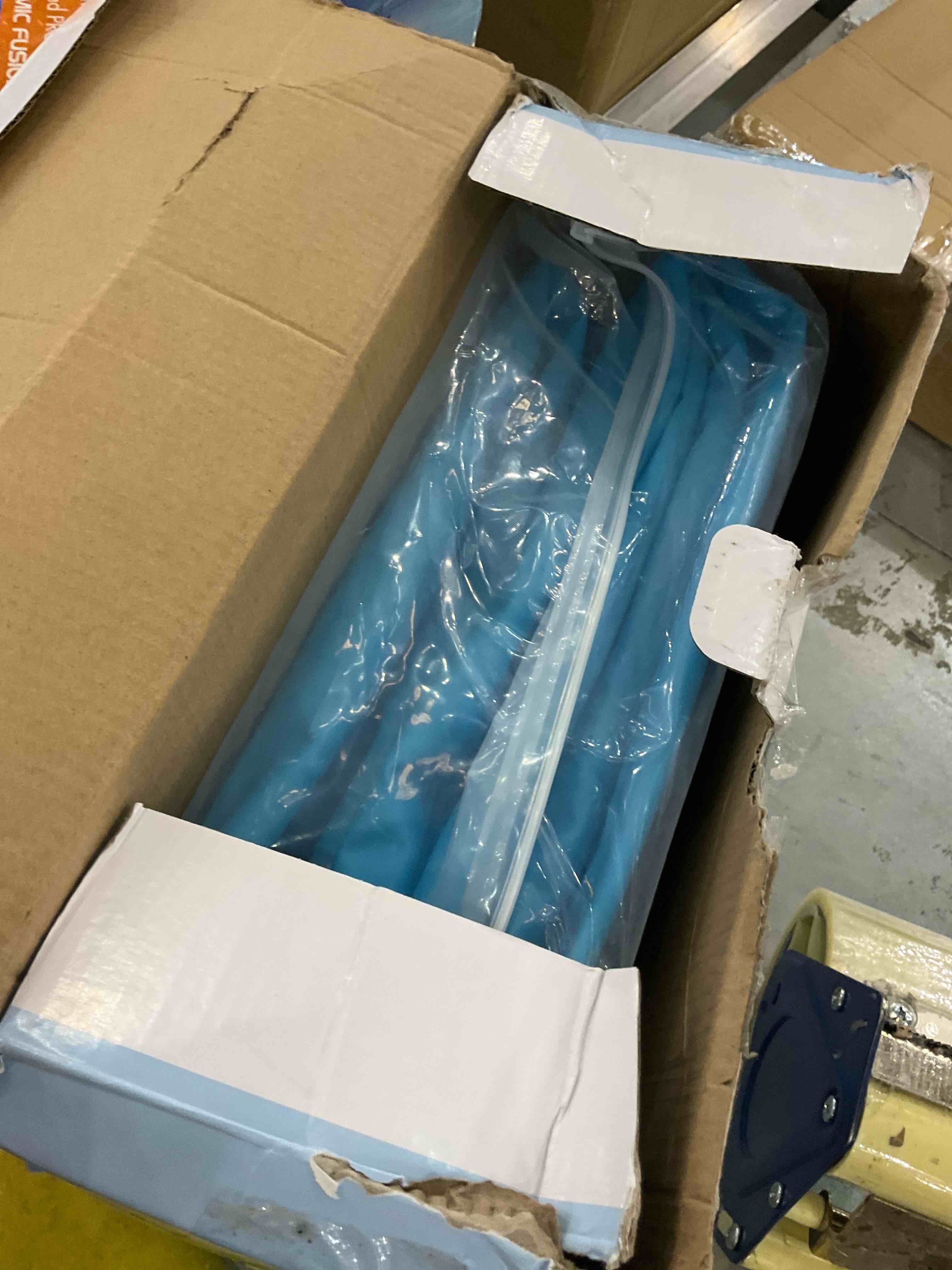 https://s3.amazonaws.com/lotting-images-prod/bidfta/EXS00524501_1695661149075.jpeg