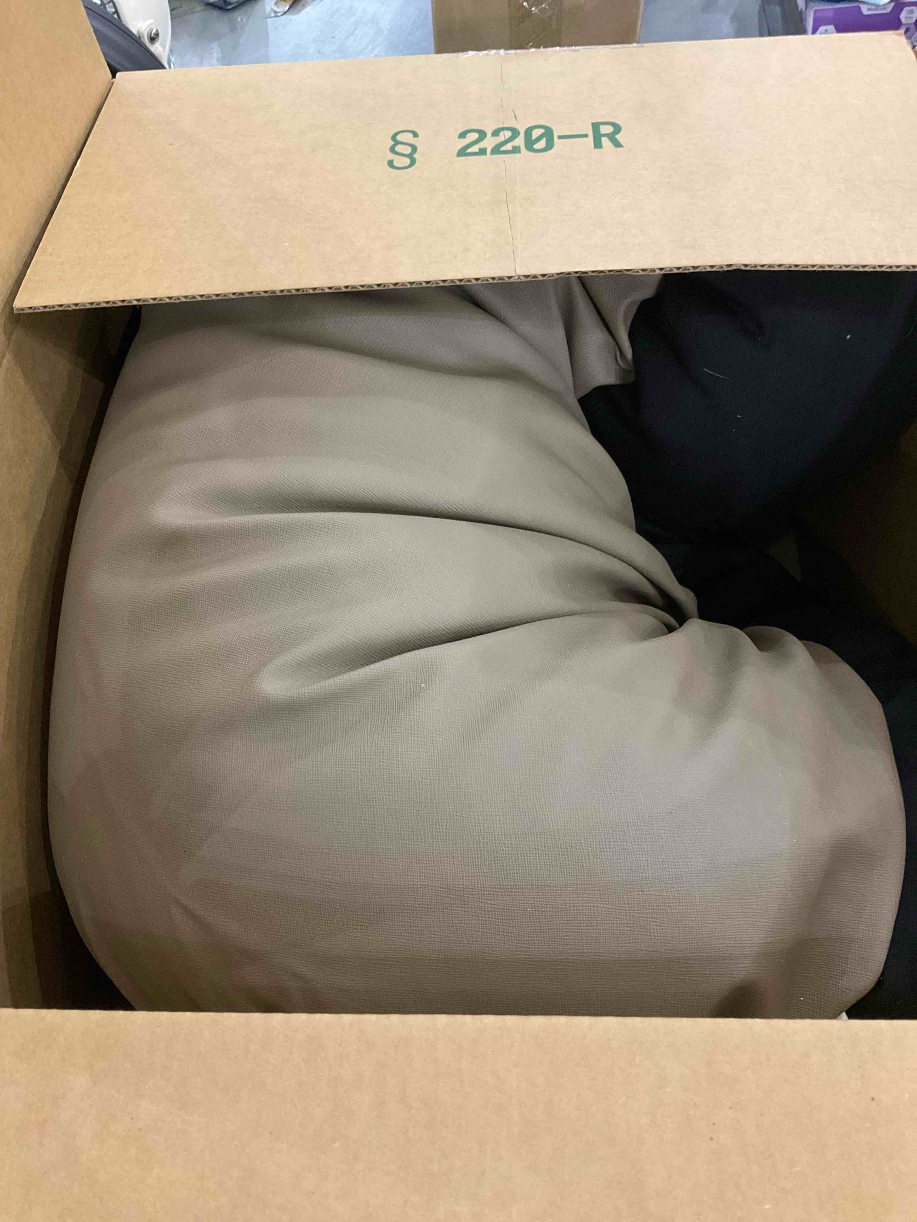 https://s3.amazonaws.com/lotting-images-prod/bidfta/EXS00525530_1696430029175.jpeg