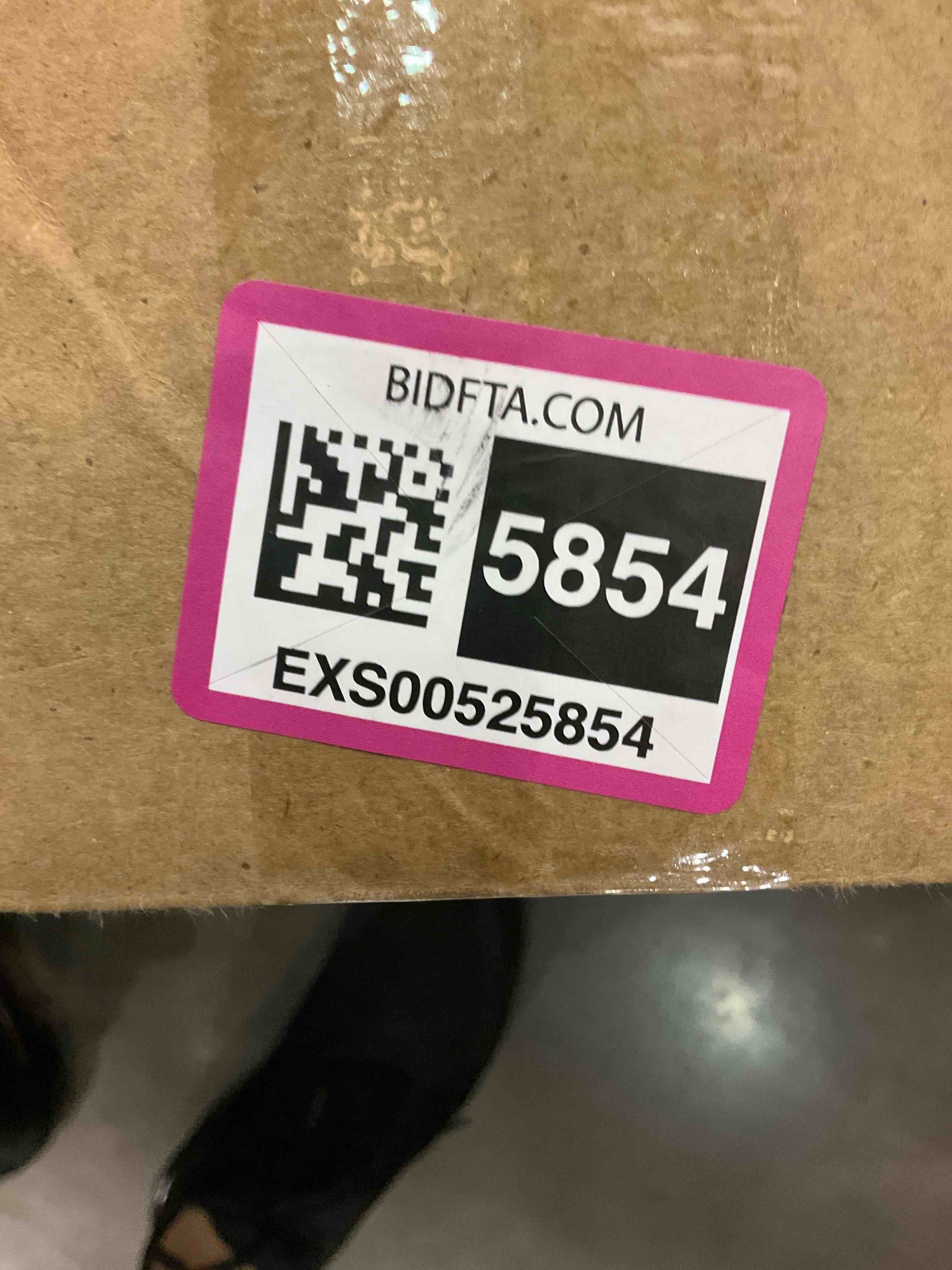 https://s3.amazonaws.com/lotting-images-prod/bidfta/EXS00525854_1698675711608.jpeg
