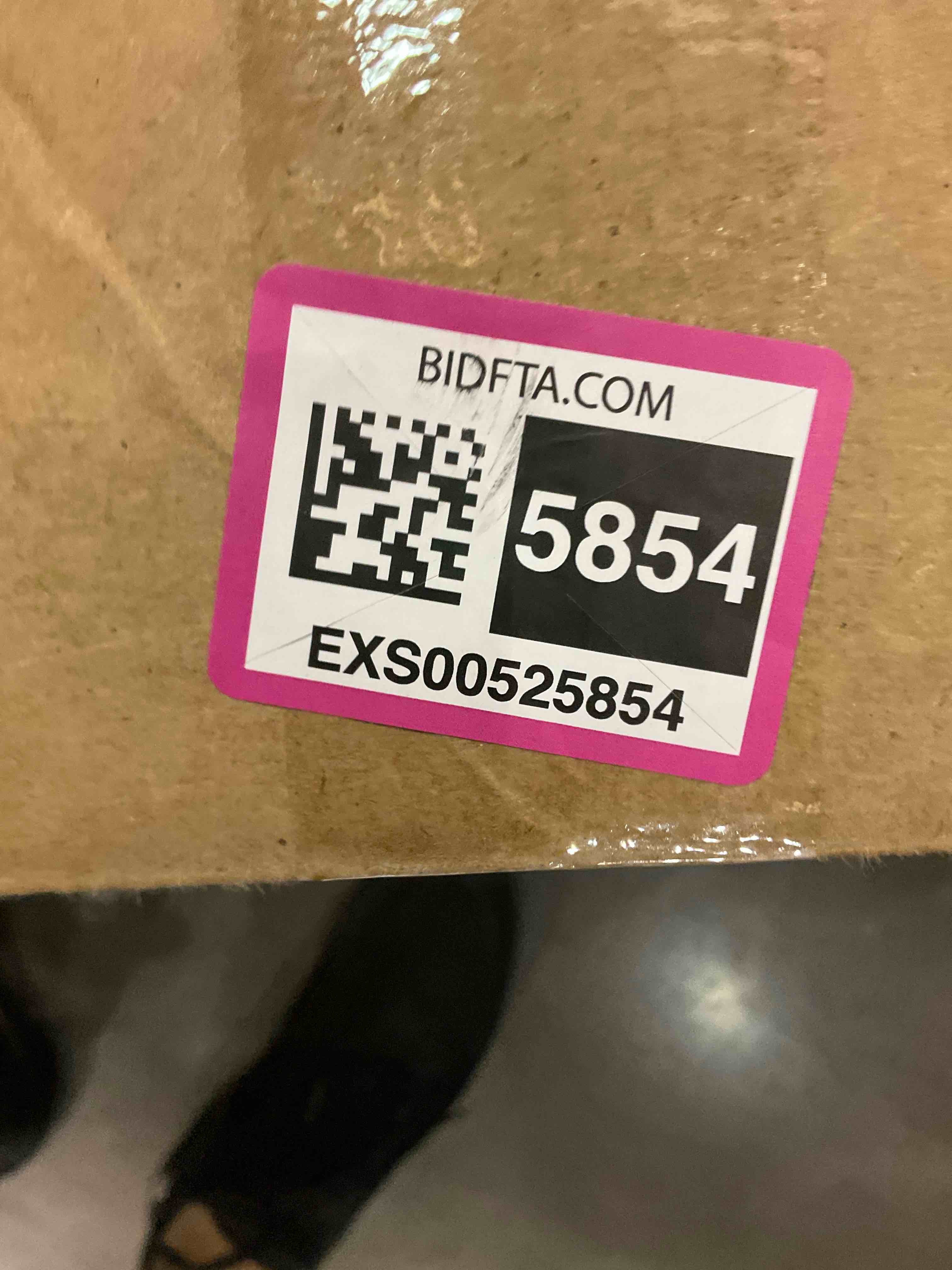 https://s3.amazonaws.com/lotting-images-prod/bidfta/EXS00525854_1698675712755.jpeg