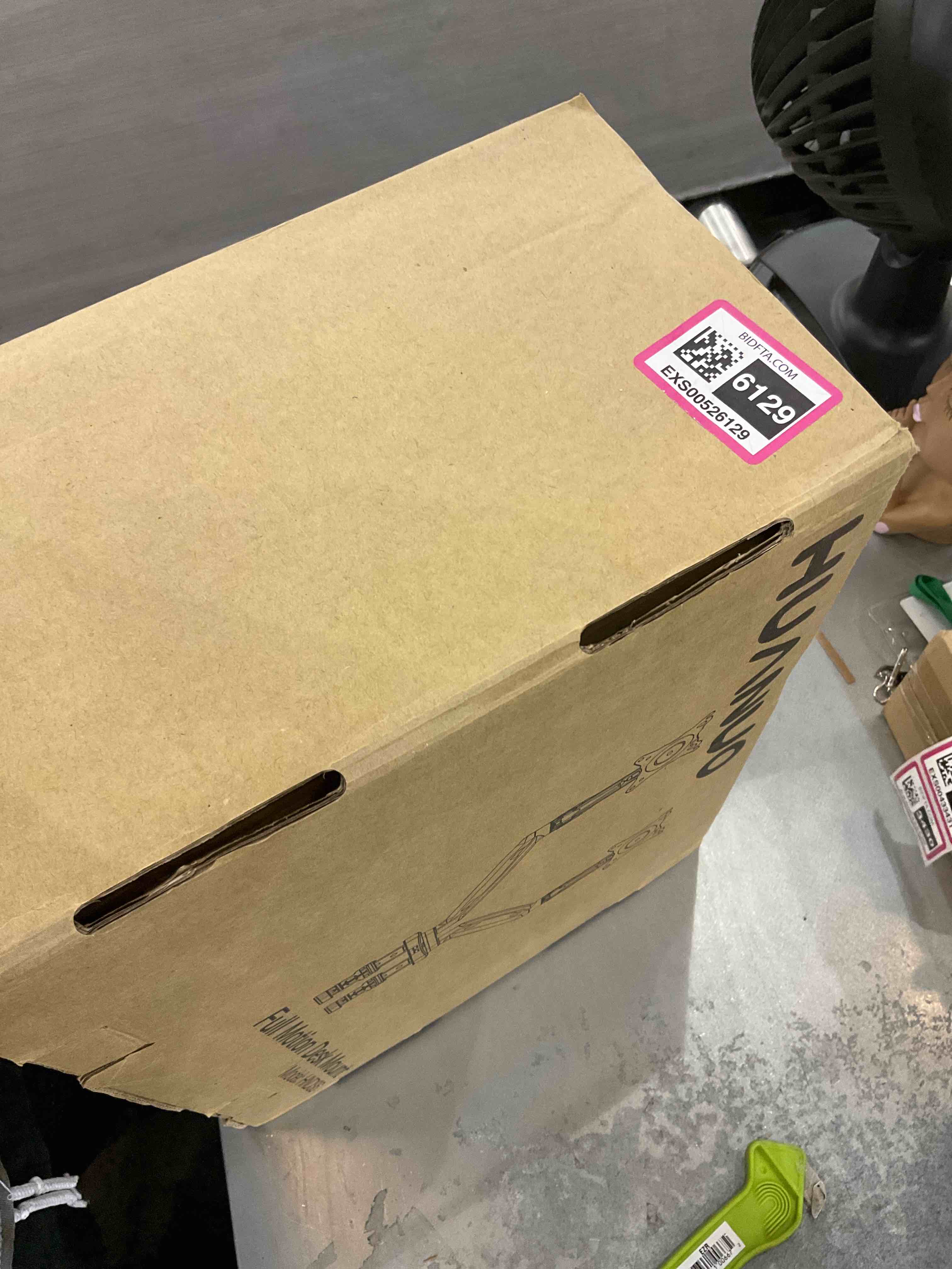 https://s3.amazonaws.com/lotting-images-prod/bidfta/EXS00526129_1694526132542.jpeg
