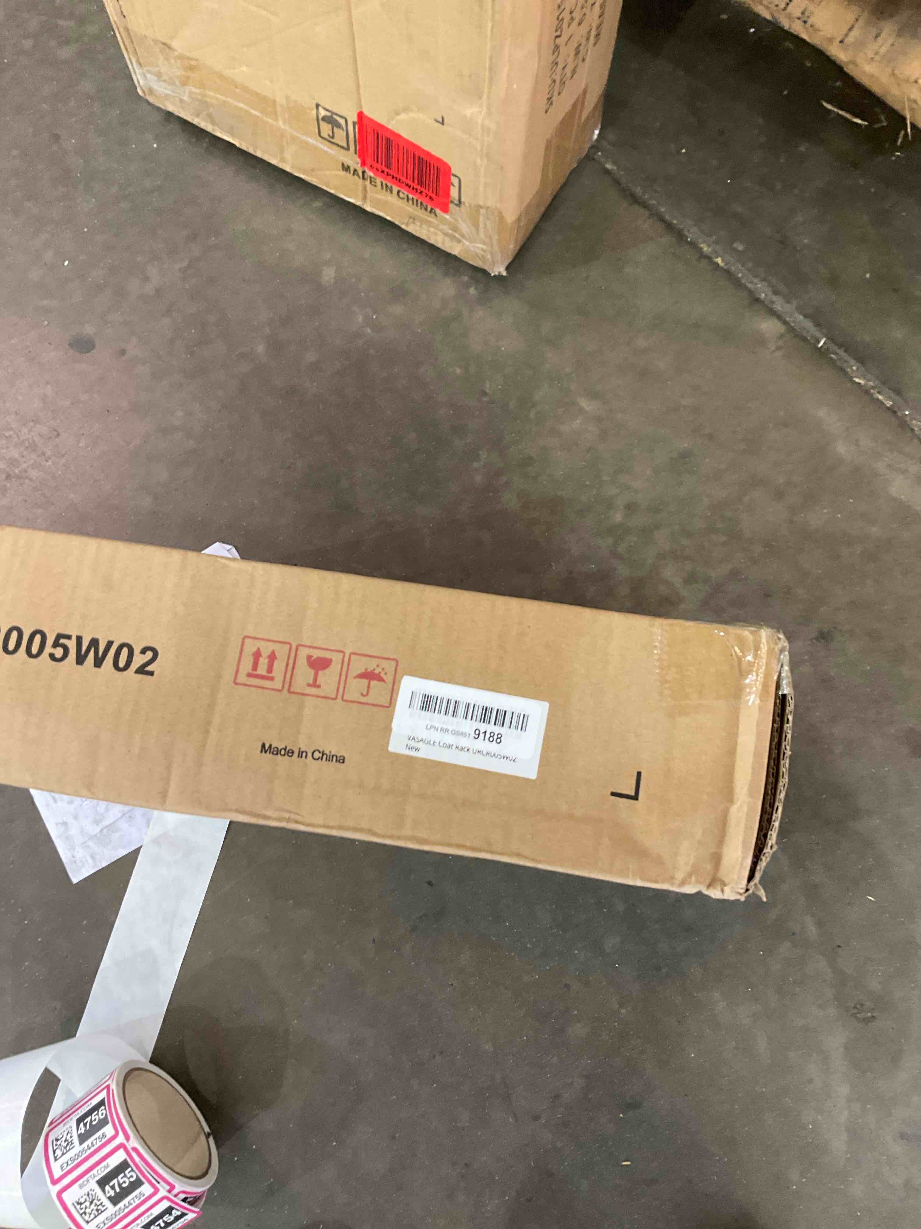 https://s3.amazonaws.com/lotting-images-prod/bidfta/EXS00526396_1695760365670.jpeg