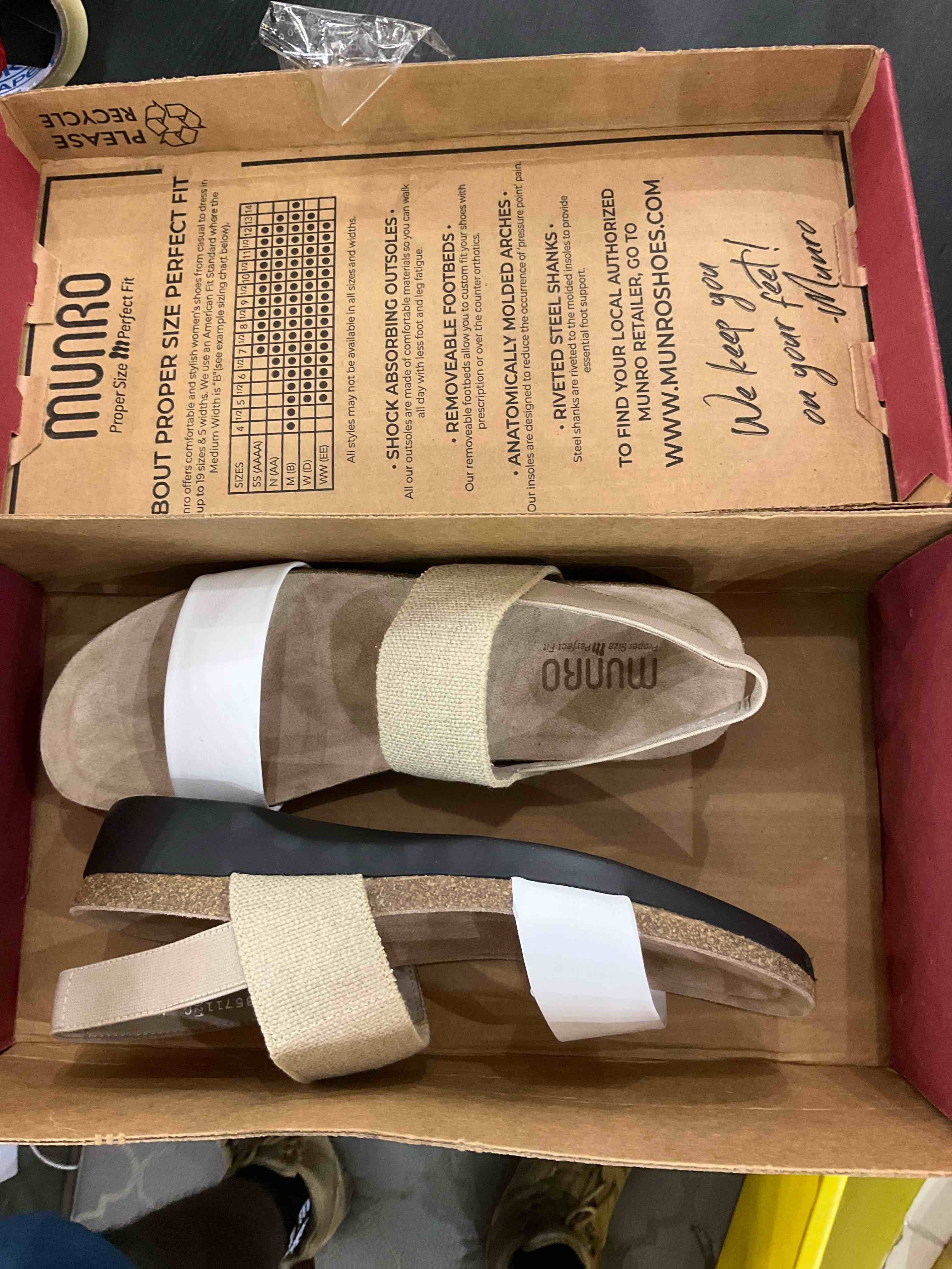 Munro Pisces Natural Fabric/White Leather 9.5