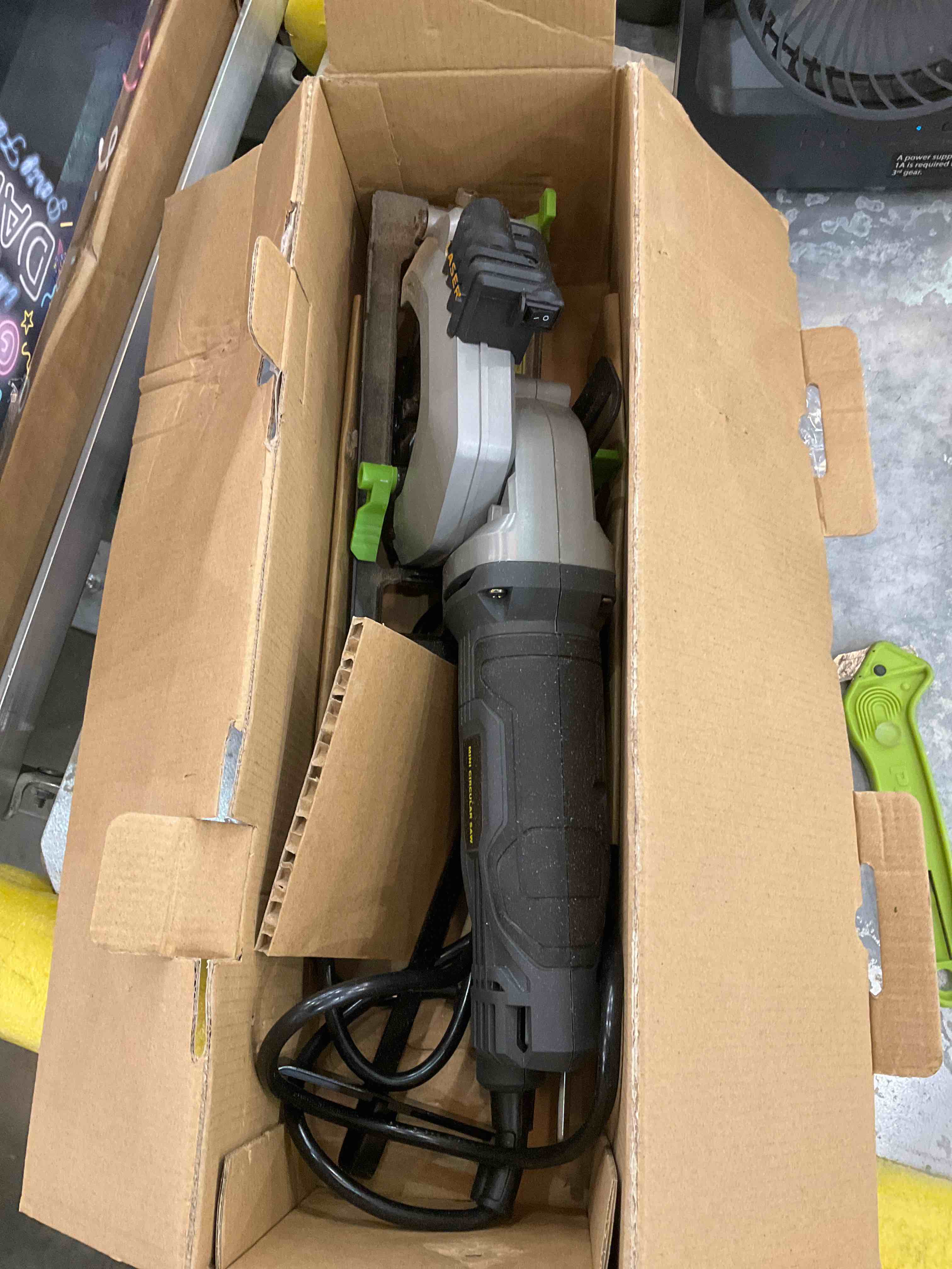 https://s3.amazonaws.com/lotting-images-prod/bidfta/EXS00526731_1694629442410.jpeg