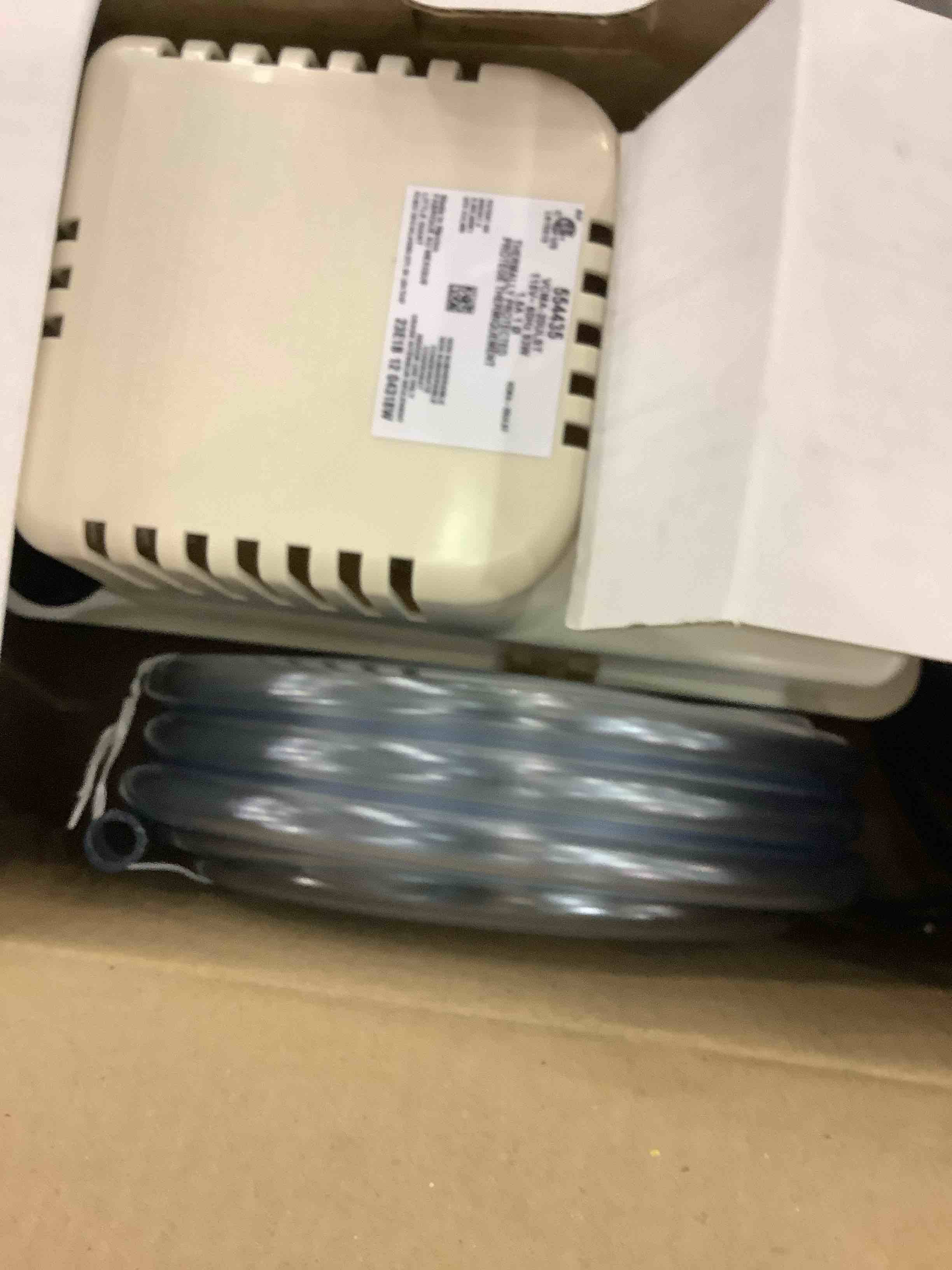 https://s3.amazonaws.com/lotting-images-prod/bidfta/EXS00526763_1695216497264.jpeg