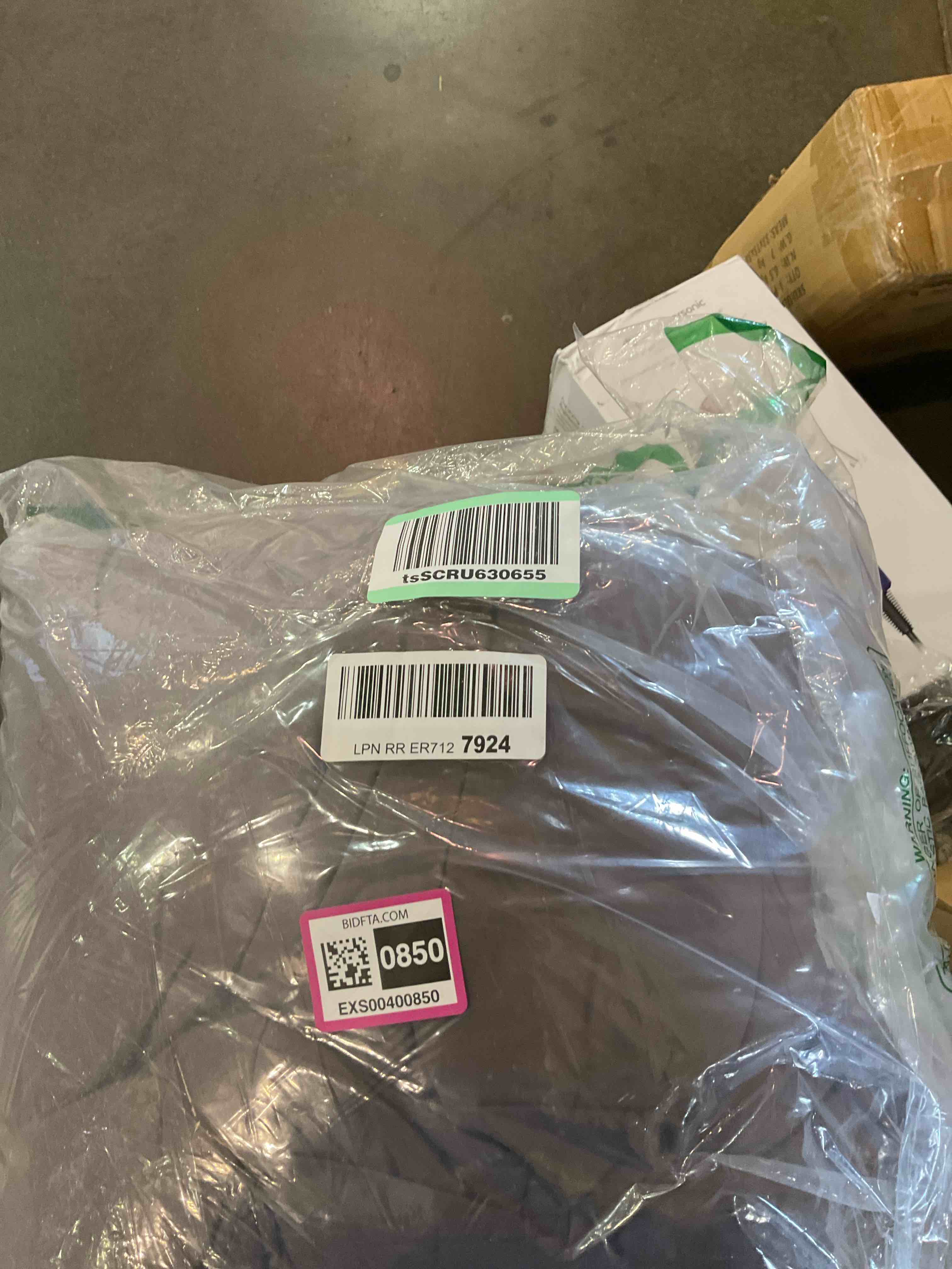 https://s3.amazonaws.com/lotting-images-prod/bidfta/EXS00527217_1695756822487.jpeg