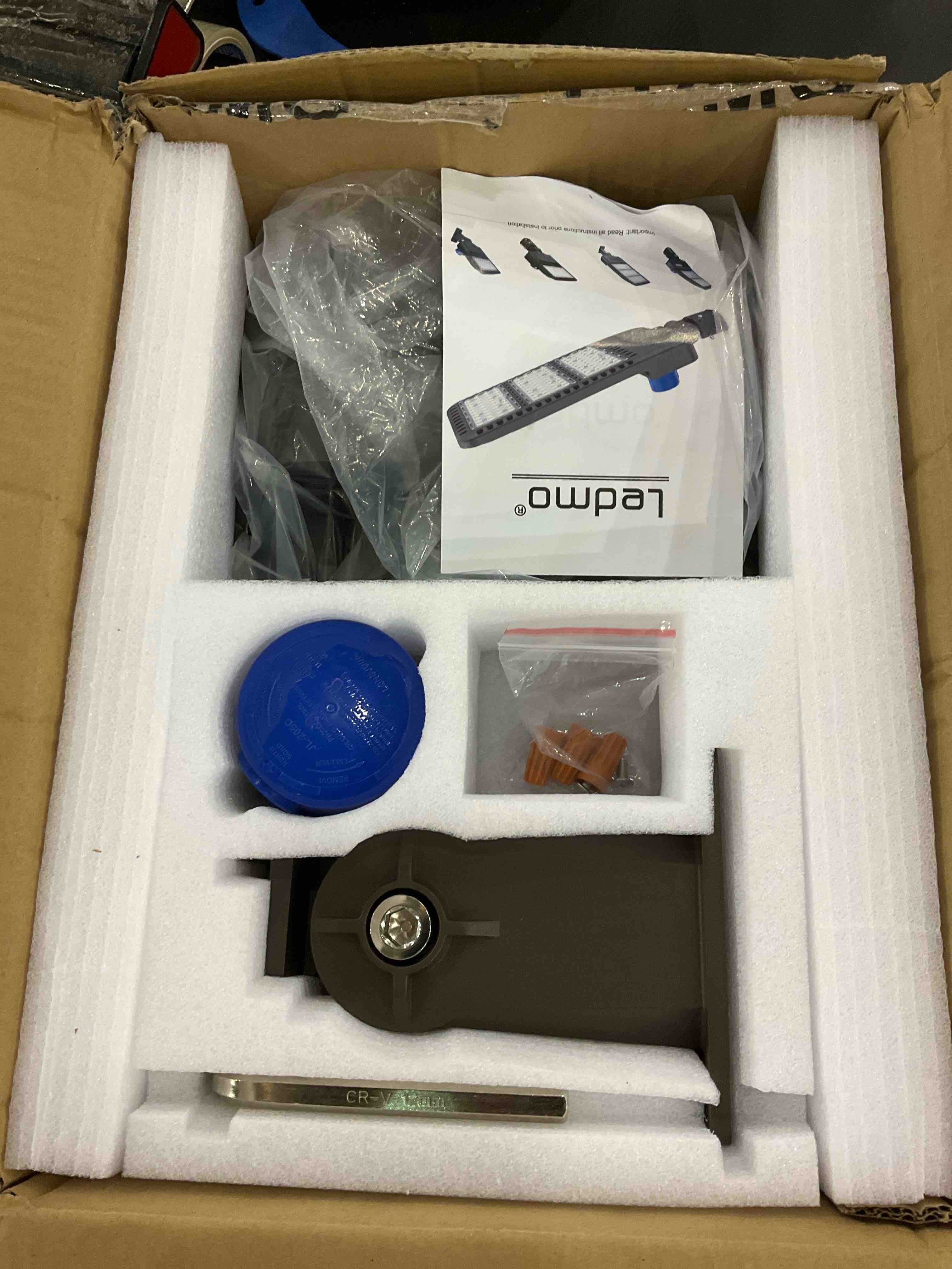 https://s3.amazonaws.com/lotting-images-prod/bidfta/EXS00527333_1695912074000.jpeg