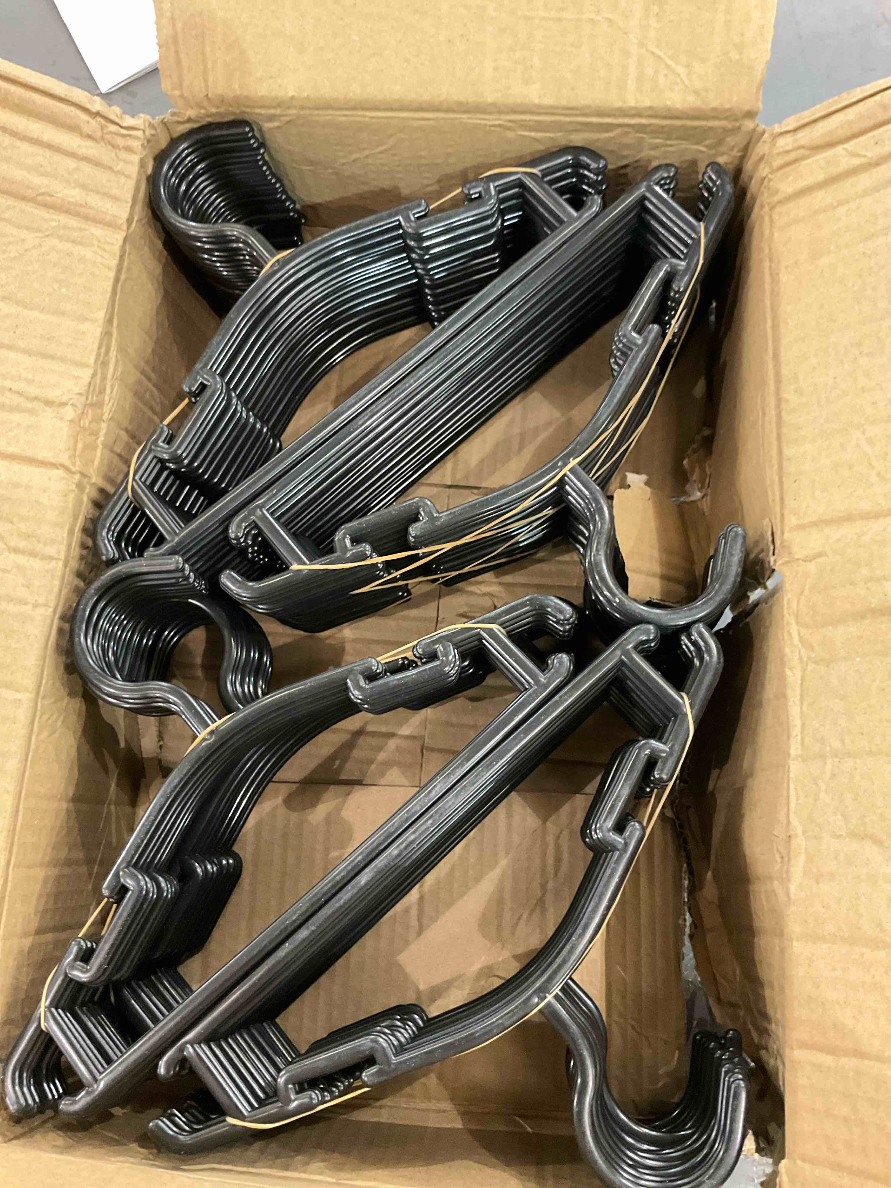 https://s3.amazonaws.com/lotting-images-prod/bidfta/EXS00527810_1697042851022.jpeg