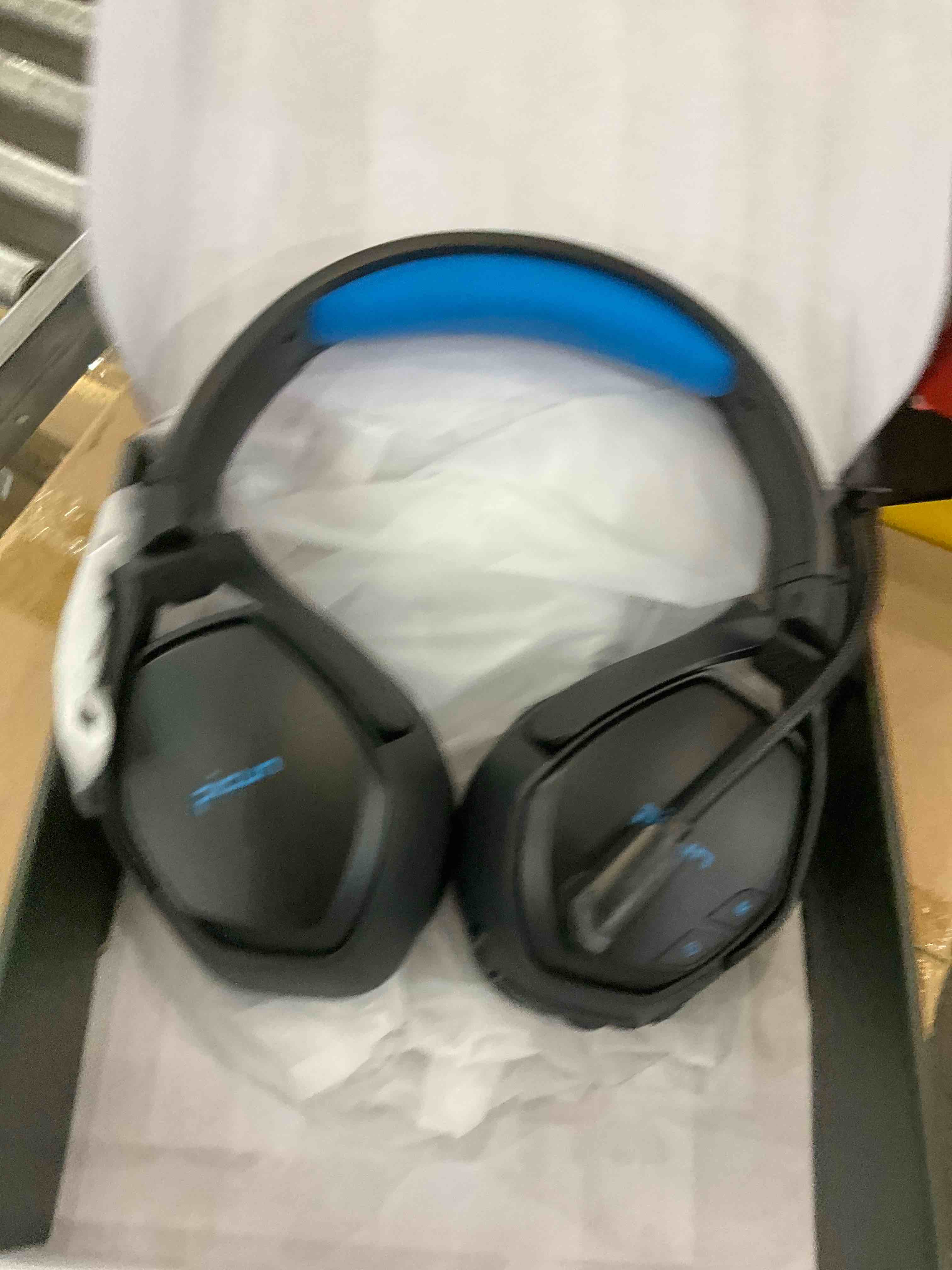 https://s3.amazonaws.com/lotting-images-prod/bidfta/EXS00527966_1697726072151.jpeg