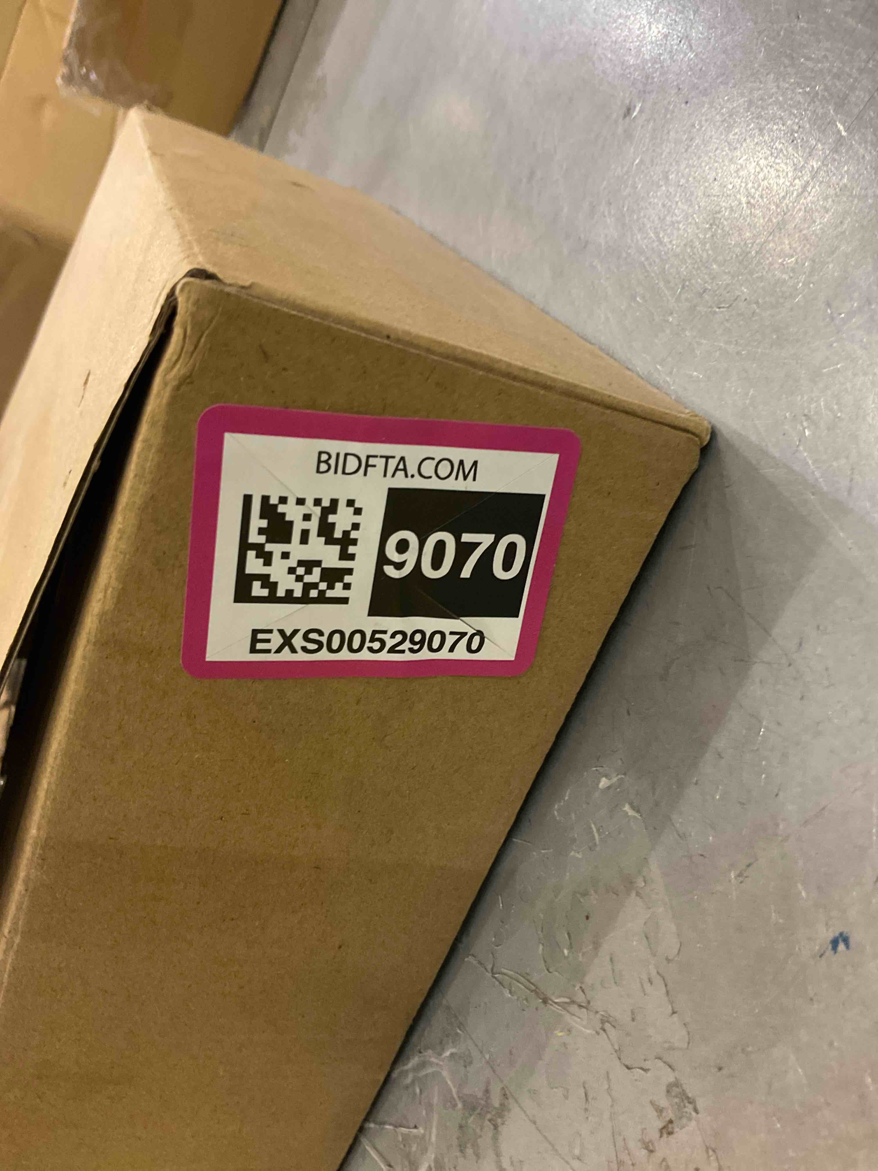 https://s3.amazonaws.com/lotting-images-prod/bidfta/EXS00529070_1695661994447.jpeg