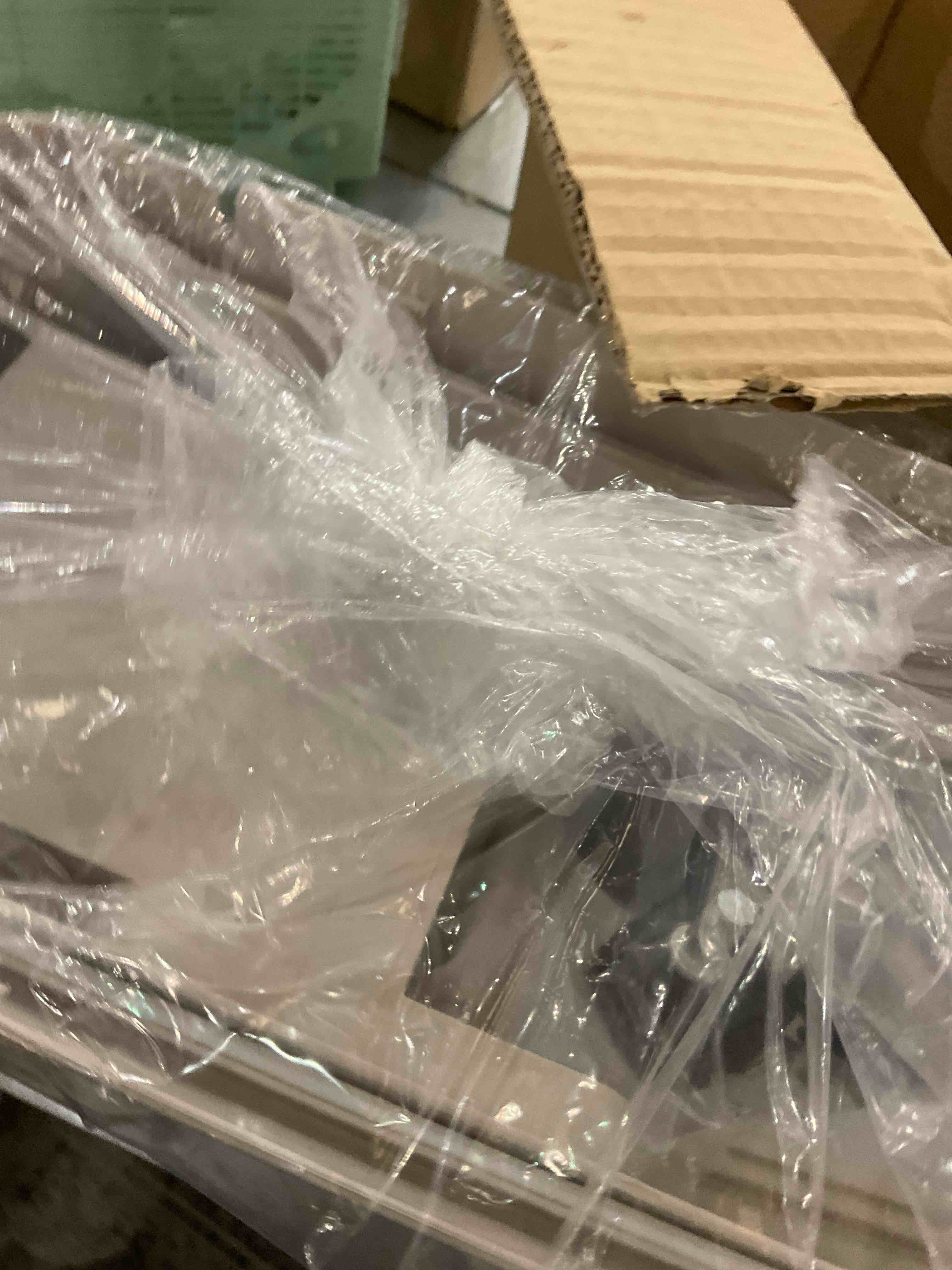 https://s3.amazonaws.com/lotting-images-prod/bidfta/EXS00529554_1695821186880.jpeg