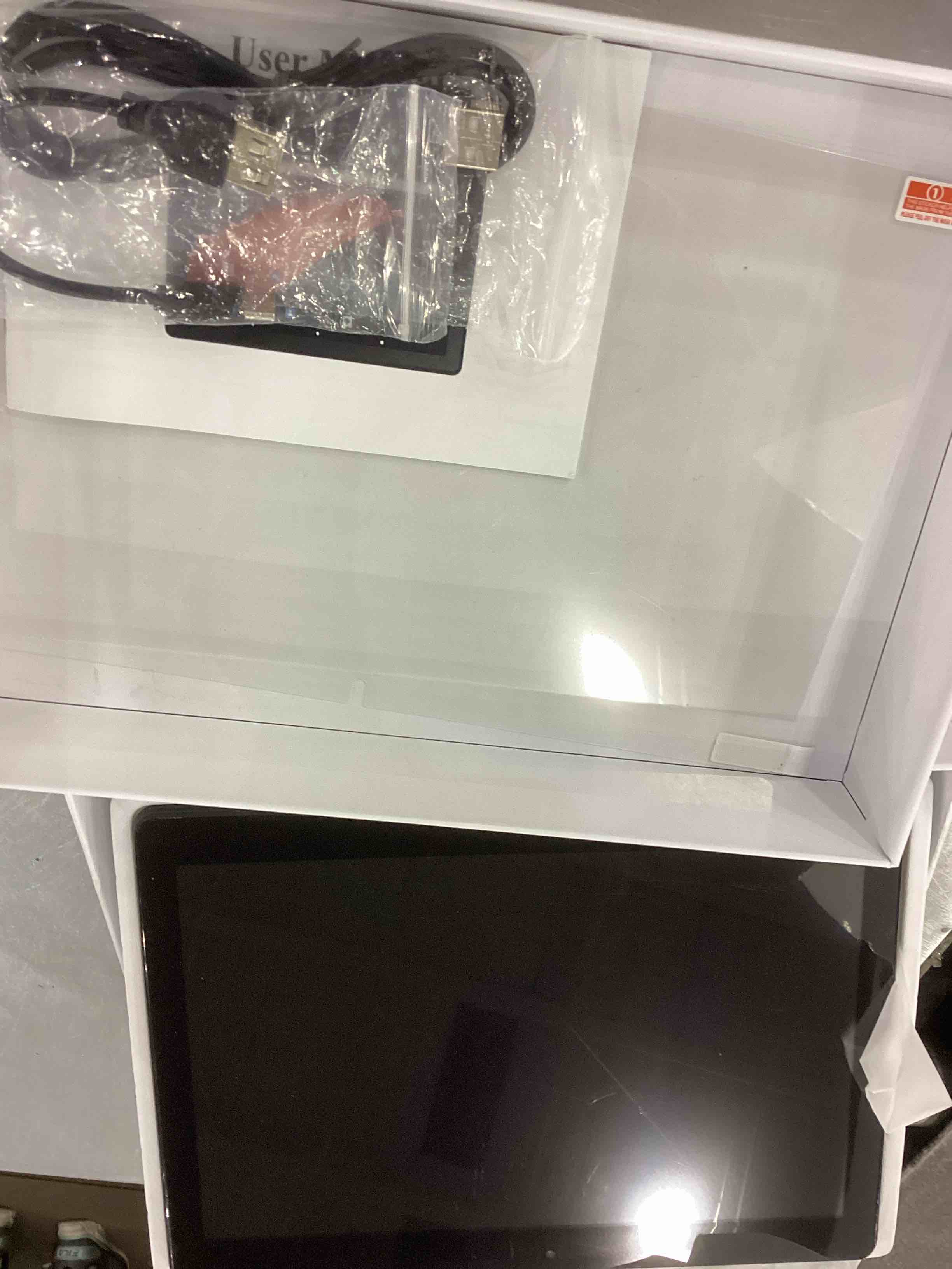 https://s3.amazonaws.com/lotting-images-prod/bidfta/EXS00530705_1698234505578.jpeg