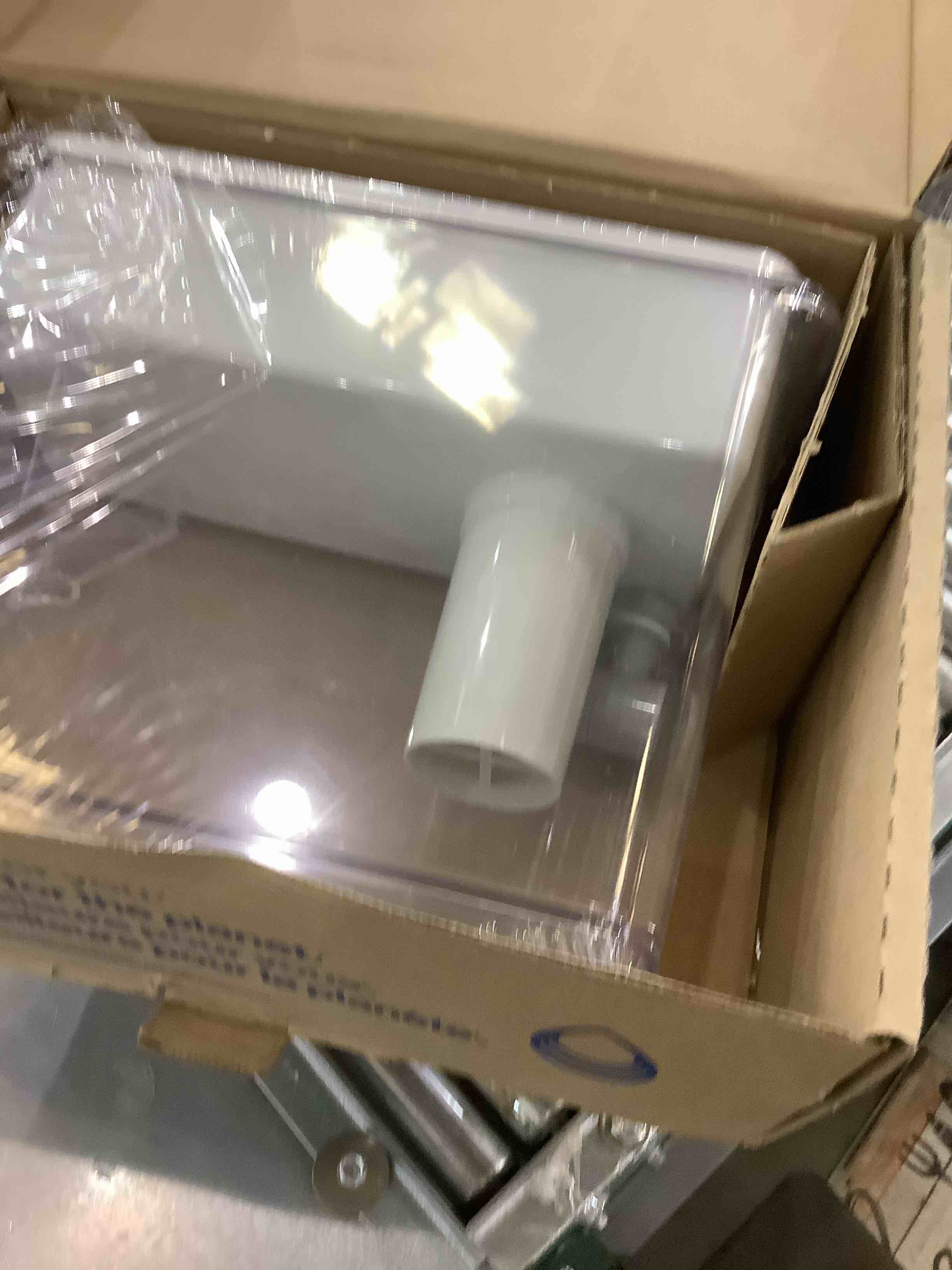https://s3.amazonaws.com/lotting-images-prod/bidfta/EXS00532447_1698762804415.jpeg