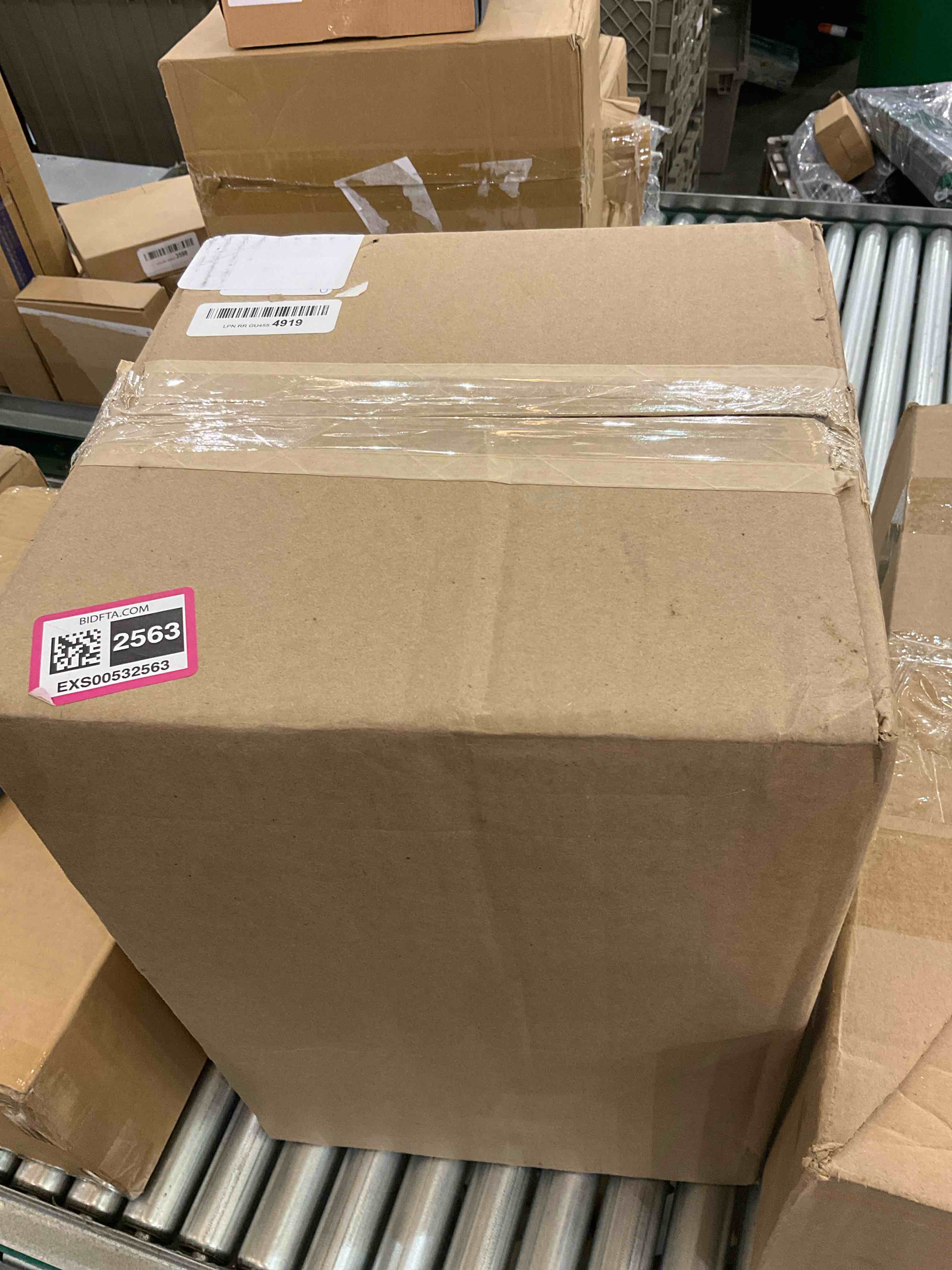 https://s3.amazonaws.com/lotting-images-prod/bidfta/EXS00532563_1698085940076.jpeg