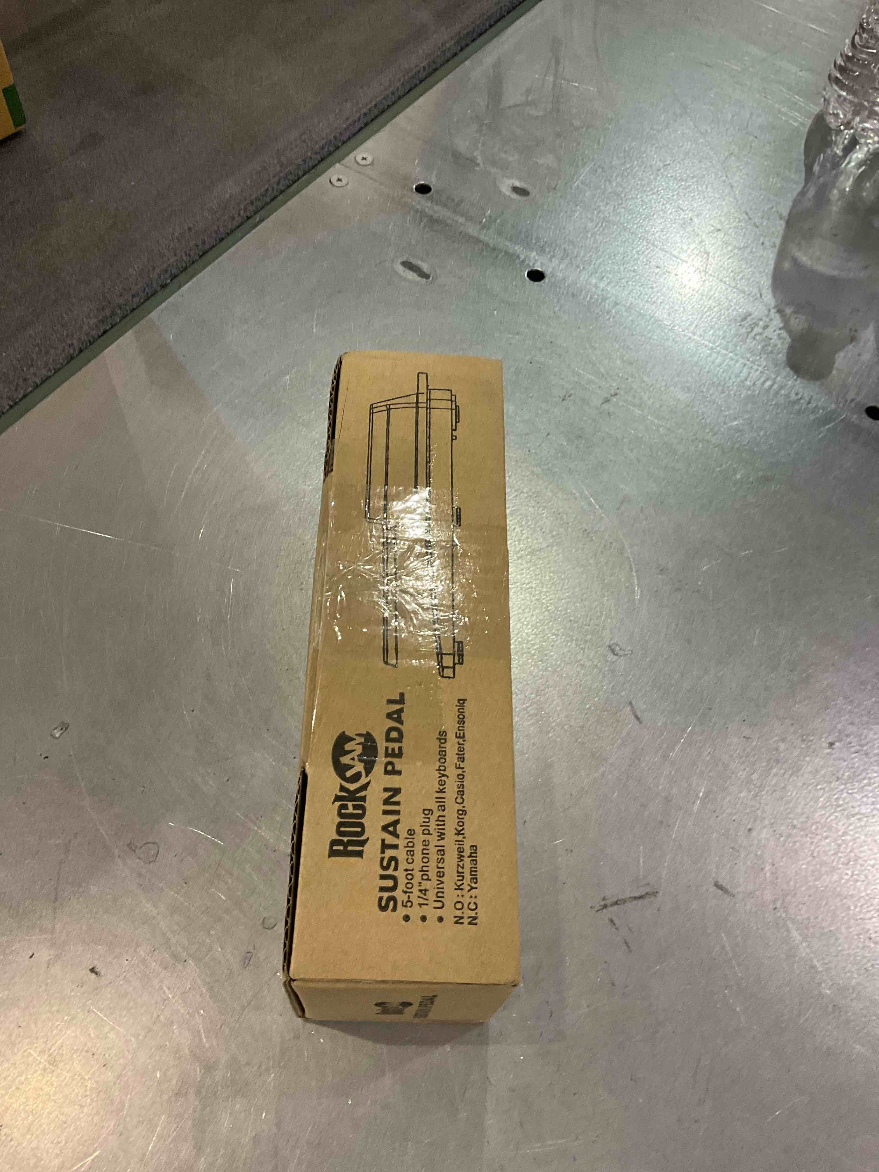 https://s3.amazonaws.com/lotting-images-prod/bidfta/EXS00533557_1698322261811.jpeg