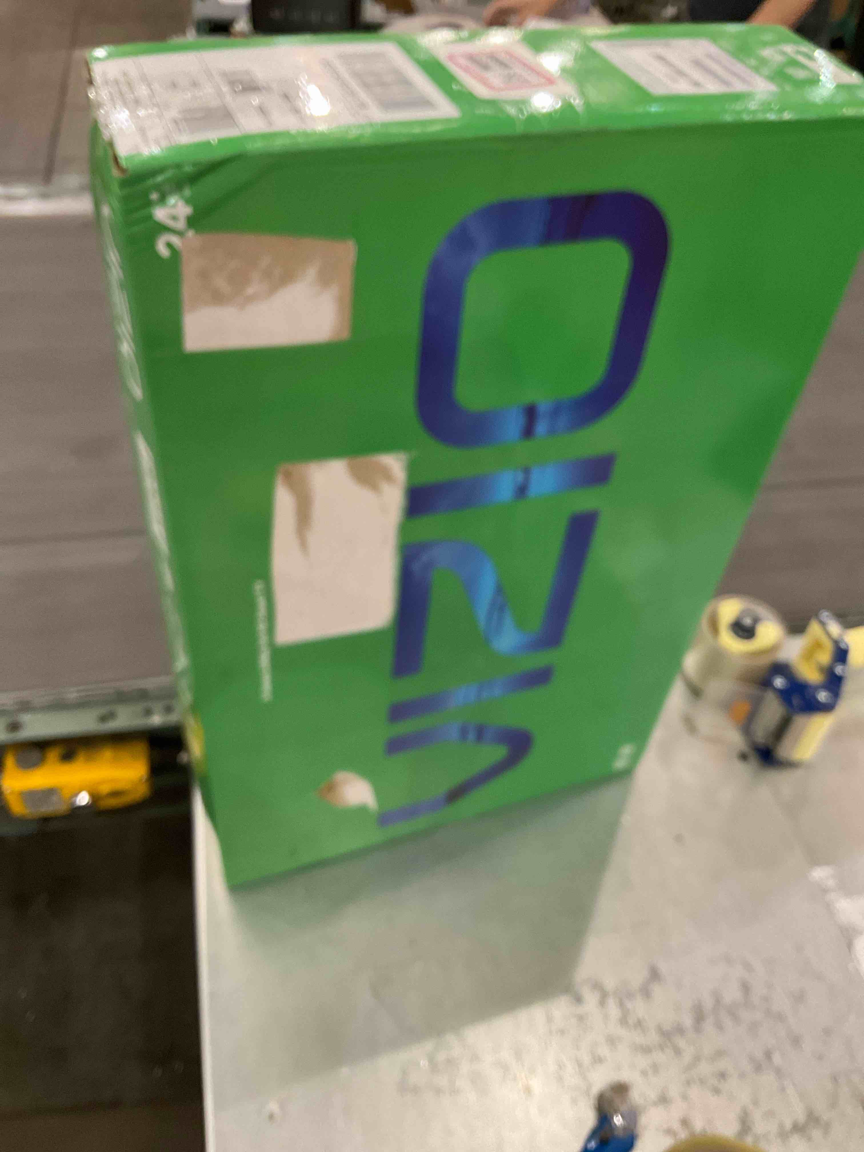 https://s3.amazonaws.com/lotting-images-prod/bidfta/EXS00534432_1698167498885.jpeg