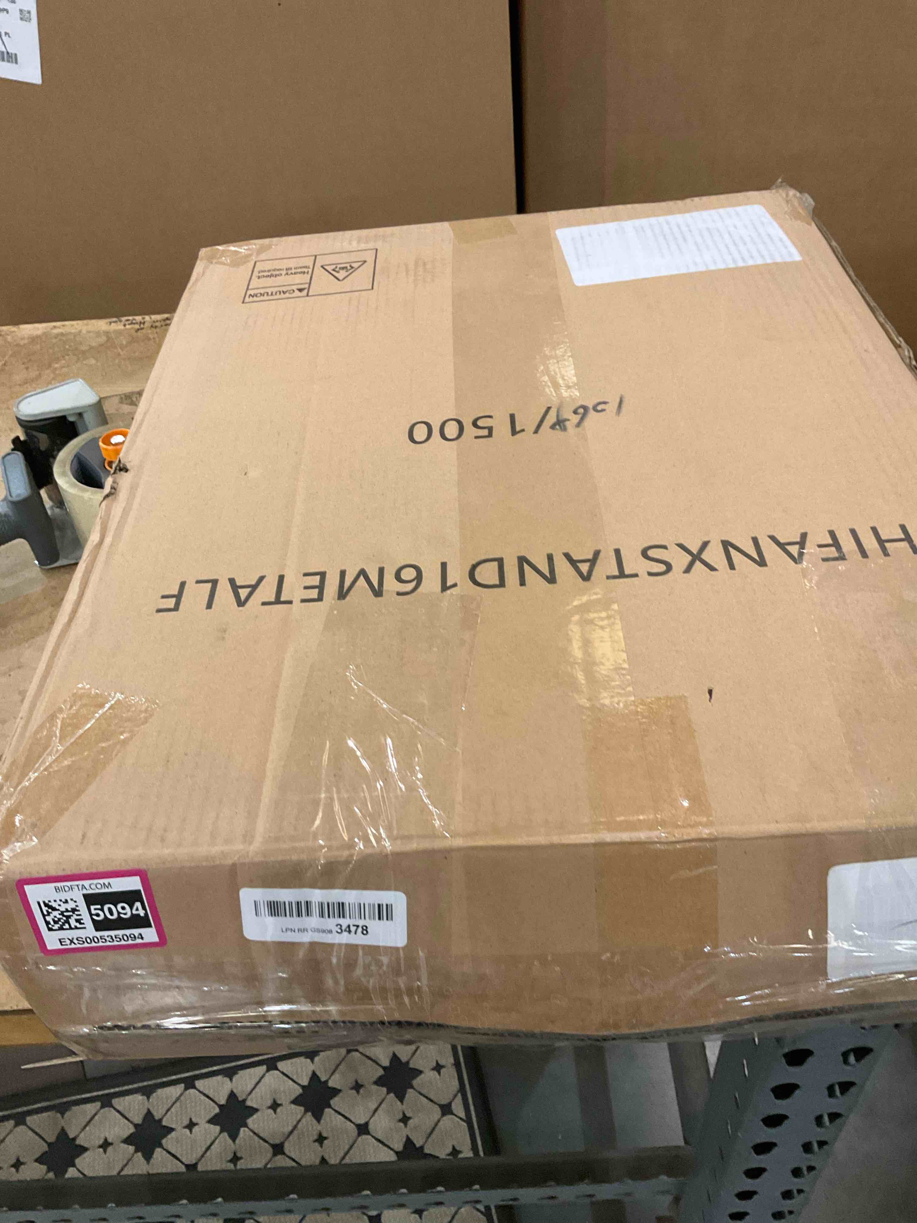 https://s3.amazonaws.com/lotting-images-prod/bidfta/EXS00535094_1698068565338.jpeg