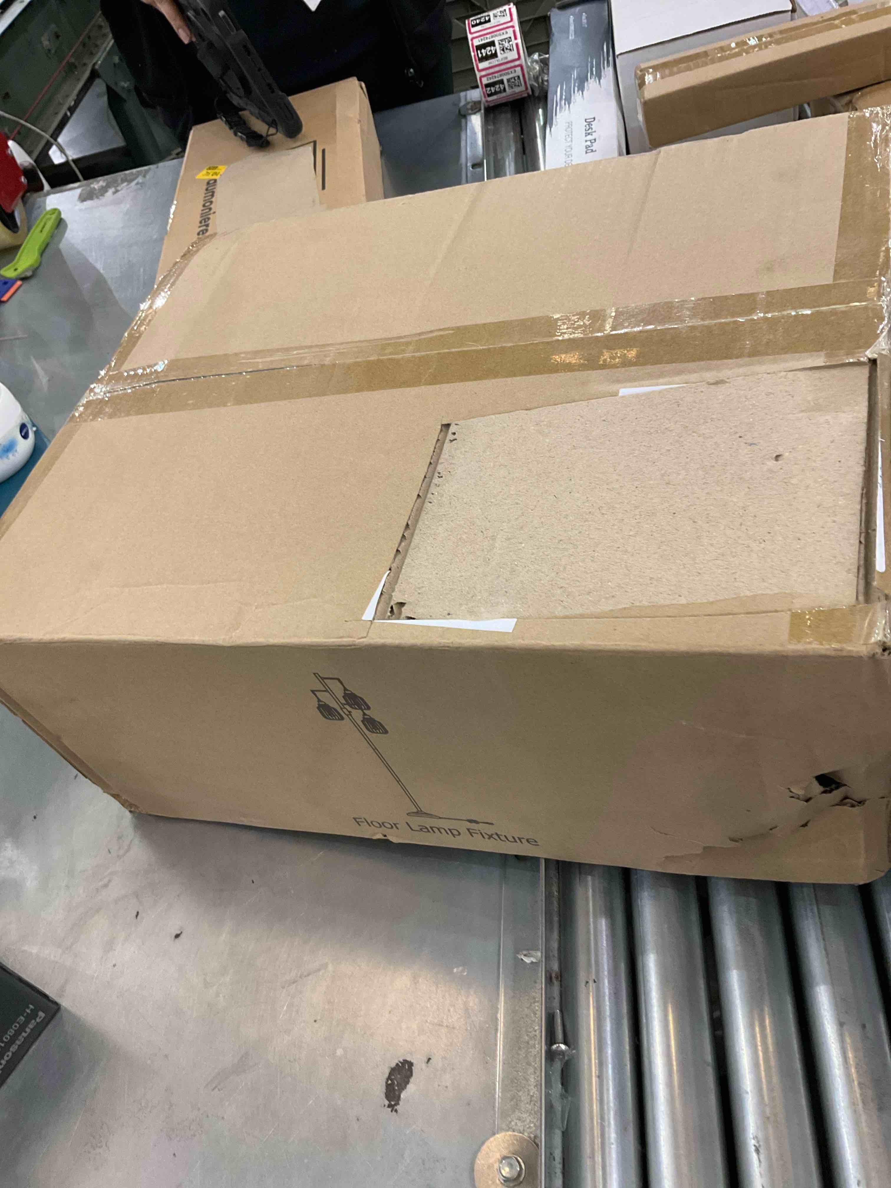 https://s3.amazonaws.com/lotting-images-prod/bidfta/EXS00535875_1698774425433.jpeg