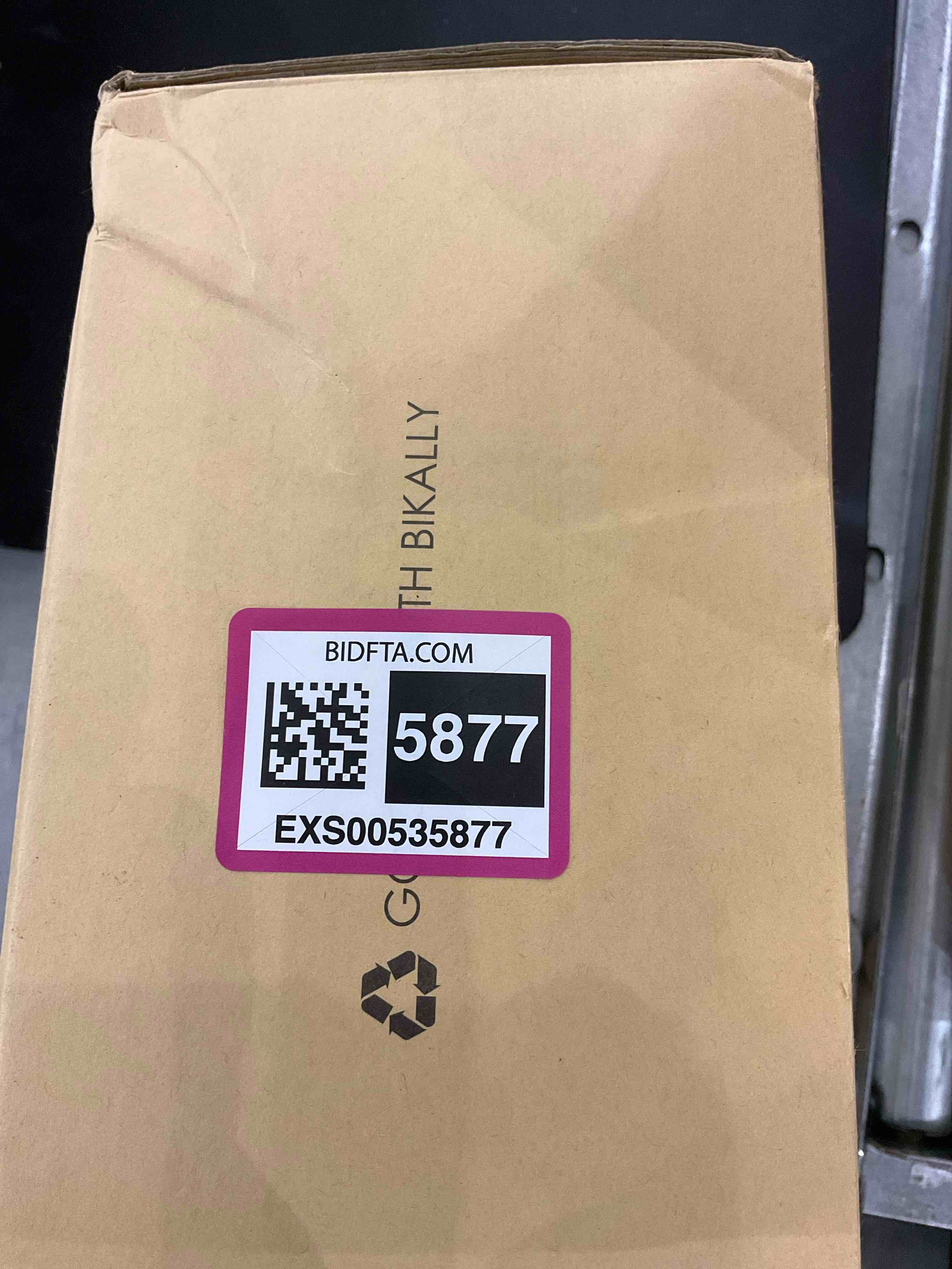 https://s3.amazonaws.com/lotting-images-prod/bidfta/EXS00535877_1698670280663.jpeg