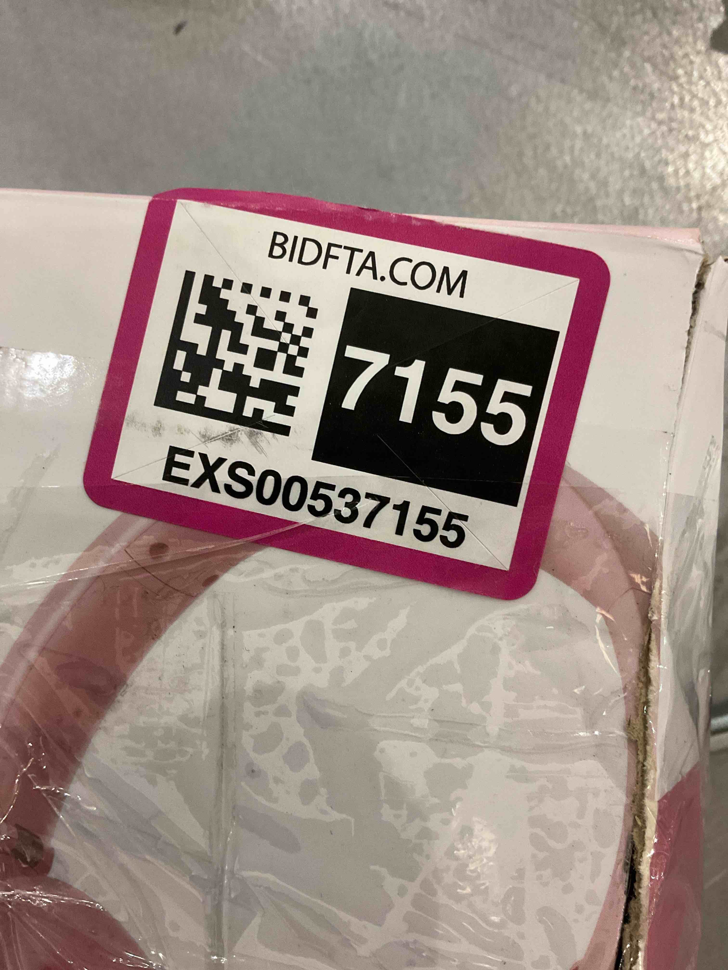 https://s3.amazonaws.com/lotting-images-prod/bidfta/EXS00537155_1698693372401.jpeg