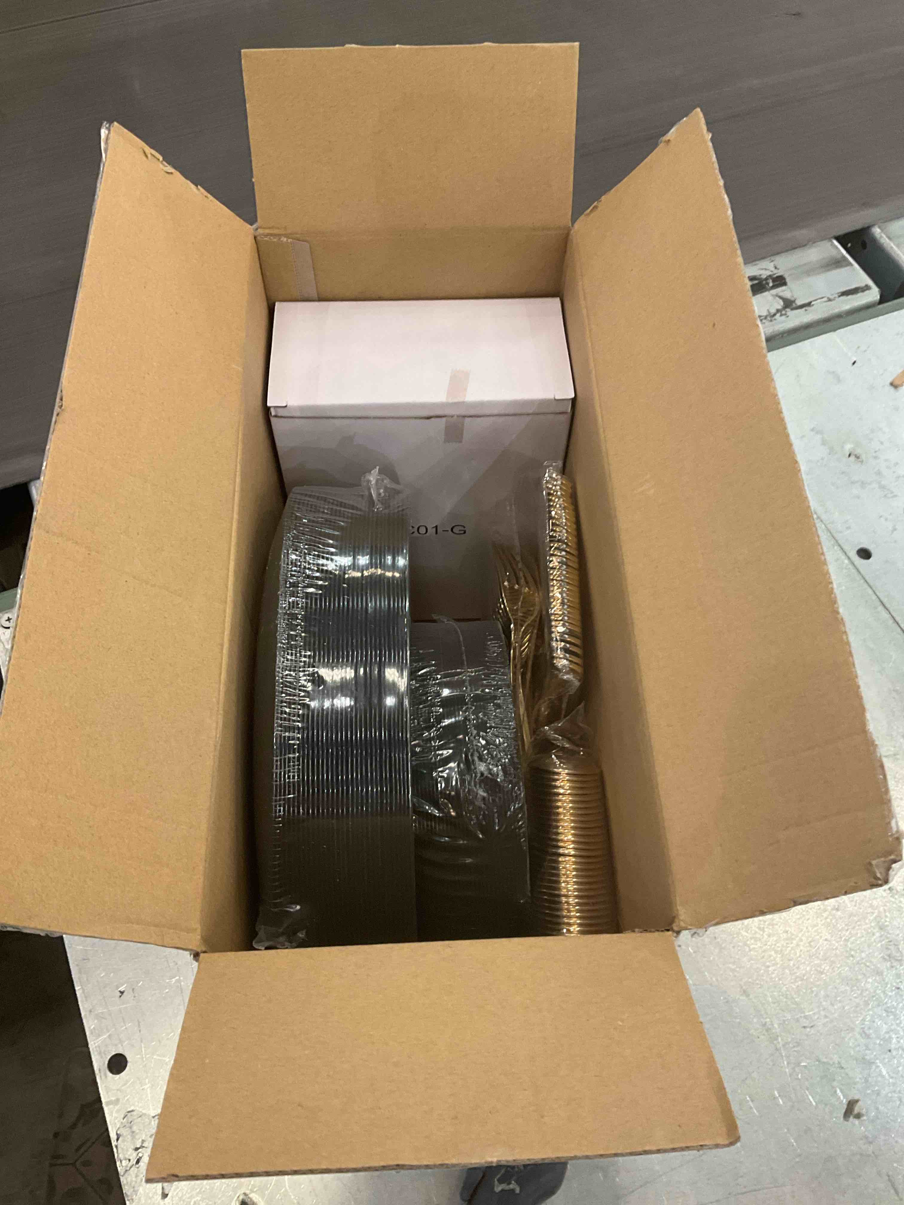 https://s3.amazonaws.com/lotting-images-prod/bidfta/EXS00537294_1698166901074.jpeg