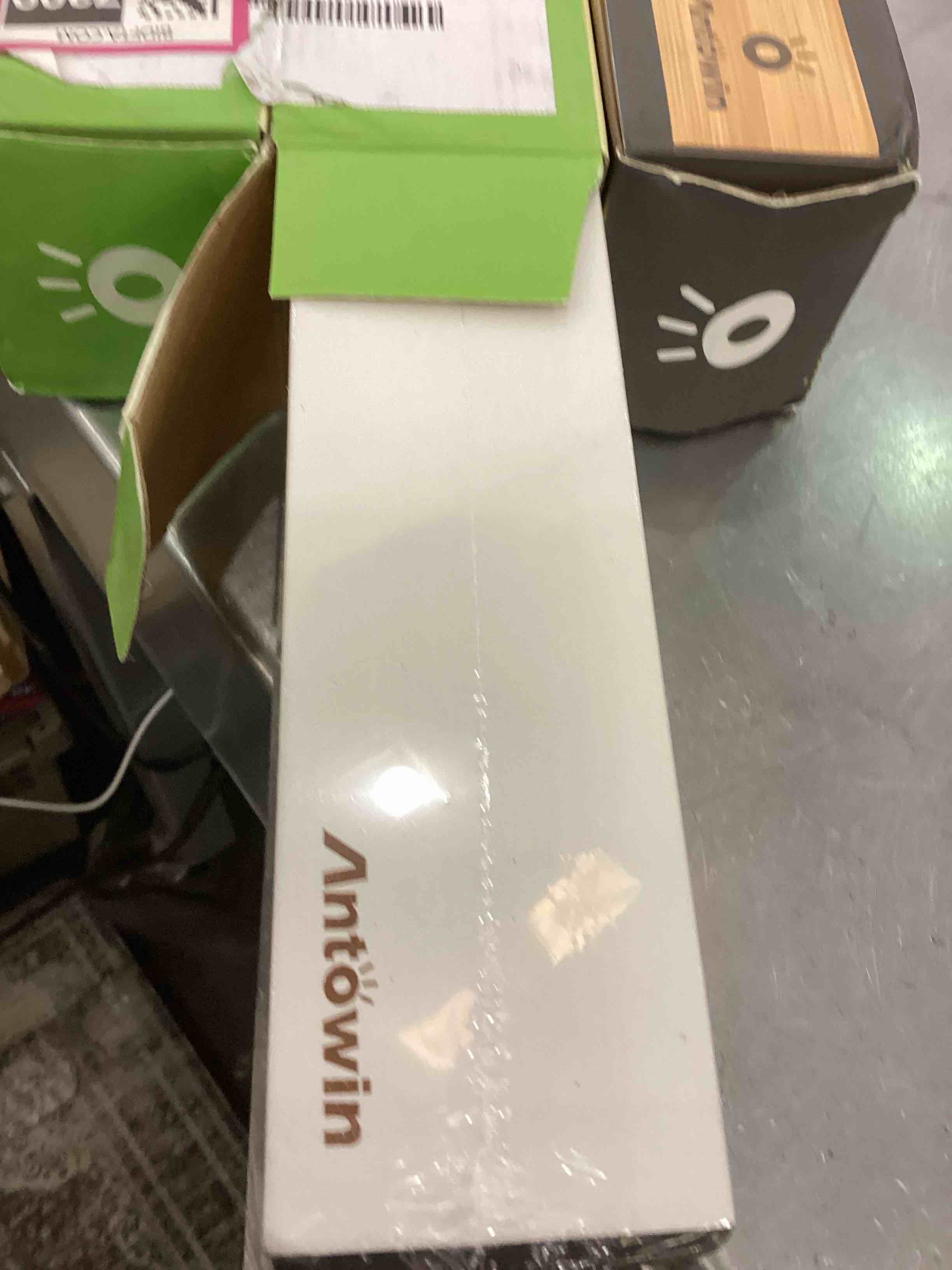 https://s3.amazonaws.com/lotting-images-prod/bidfta/EXS00537309_1698169403855.jpeg