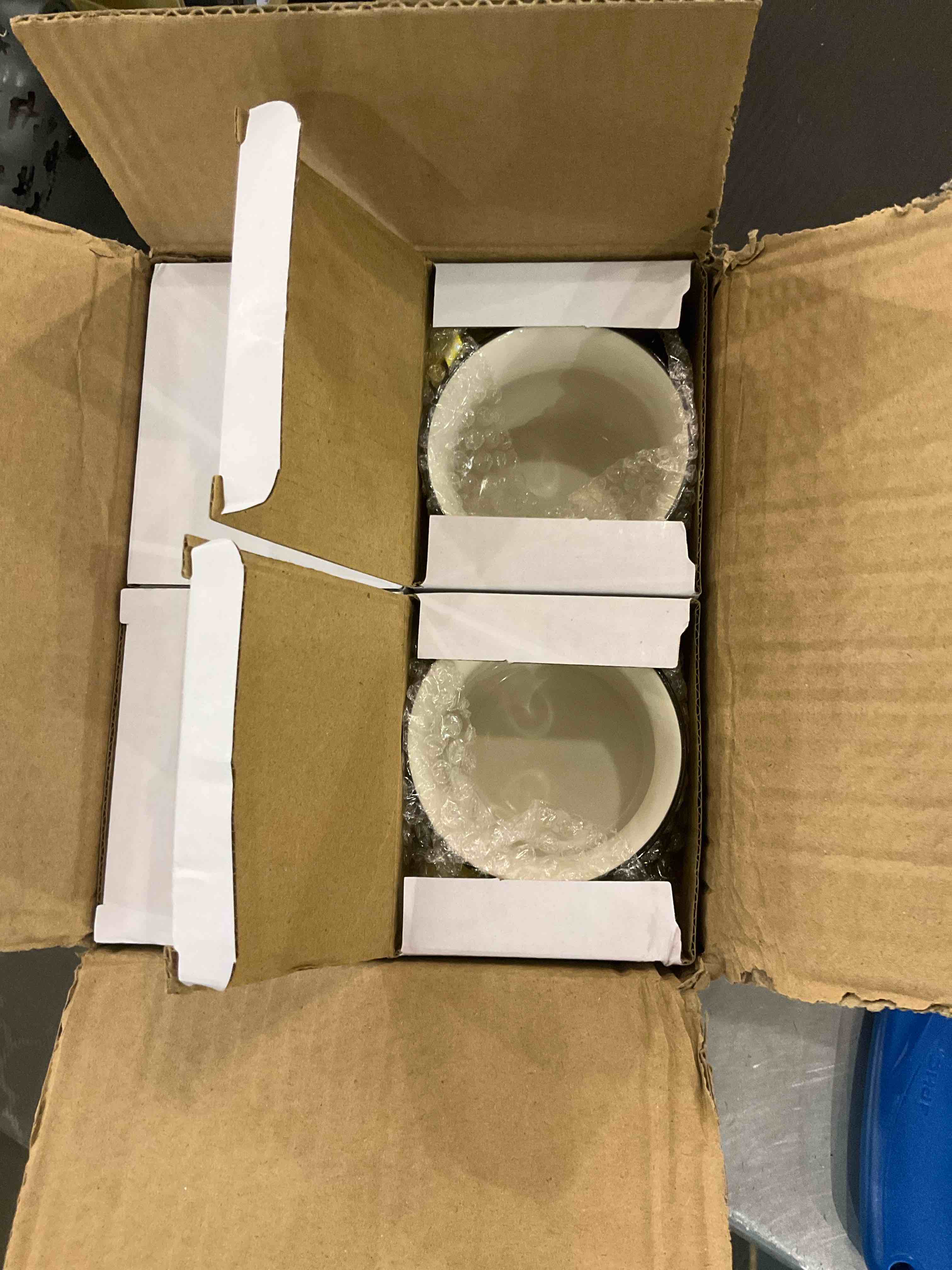 https://s3.amazonaws.com/lotting-images-prod/bidfta/EXS00537780_1699547699127.jpeg