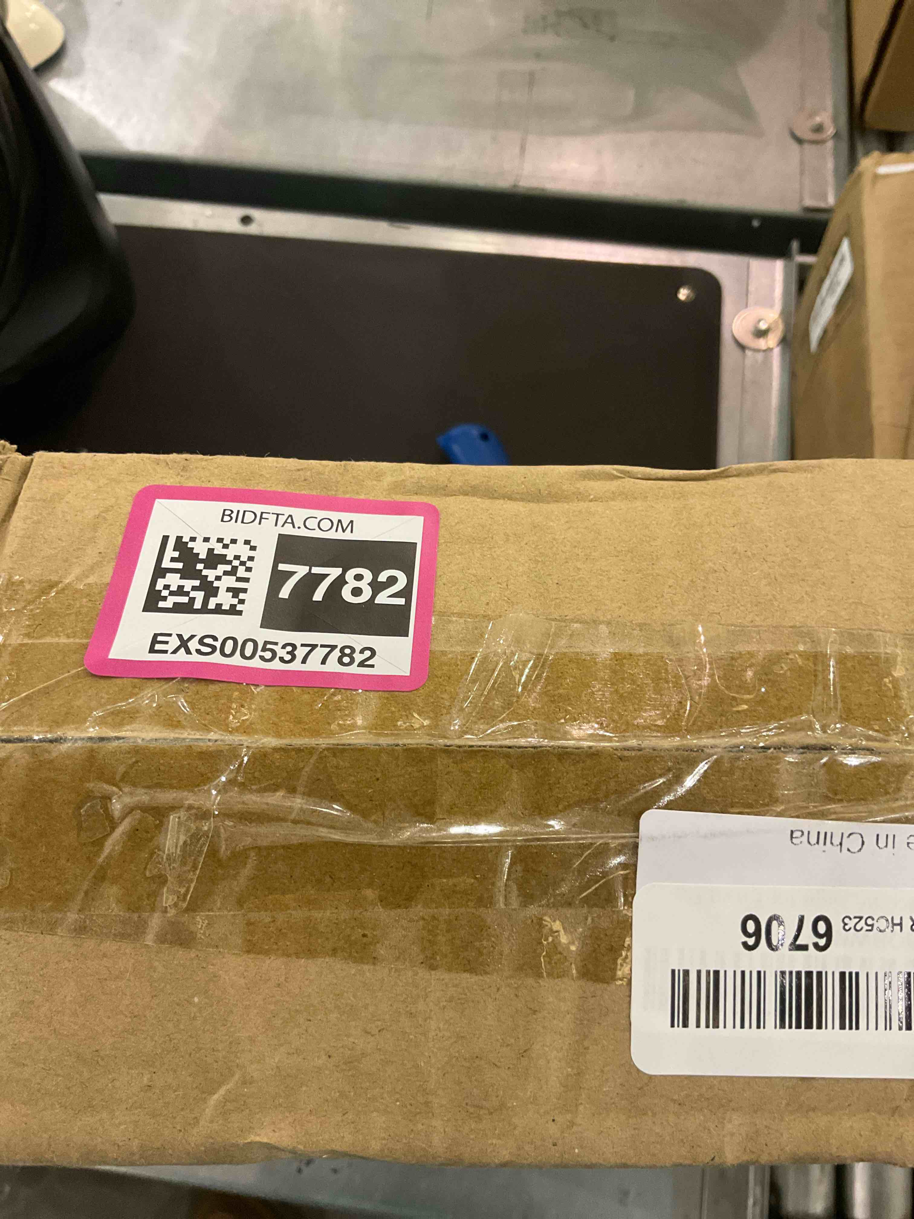 https://s3.amazonaws.com/lotting-images-prod/bidfta/EXS00537782_1699548545396.jpeg