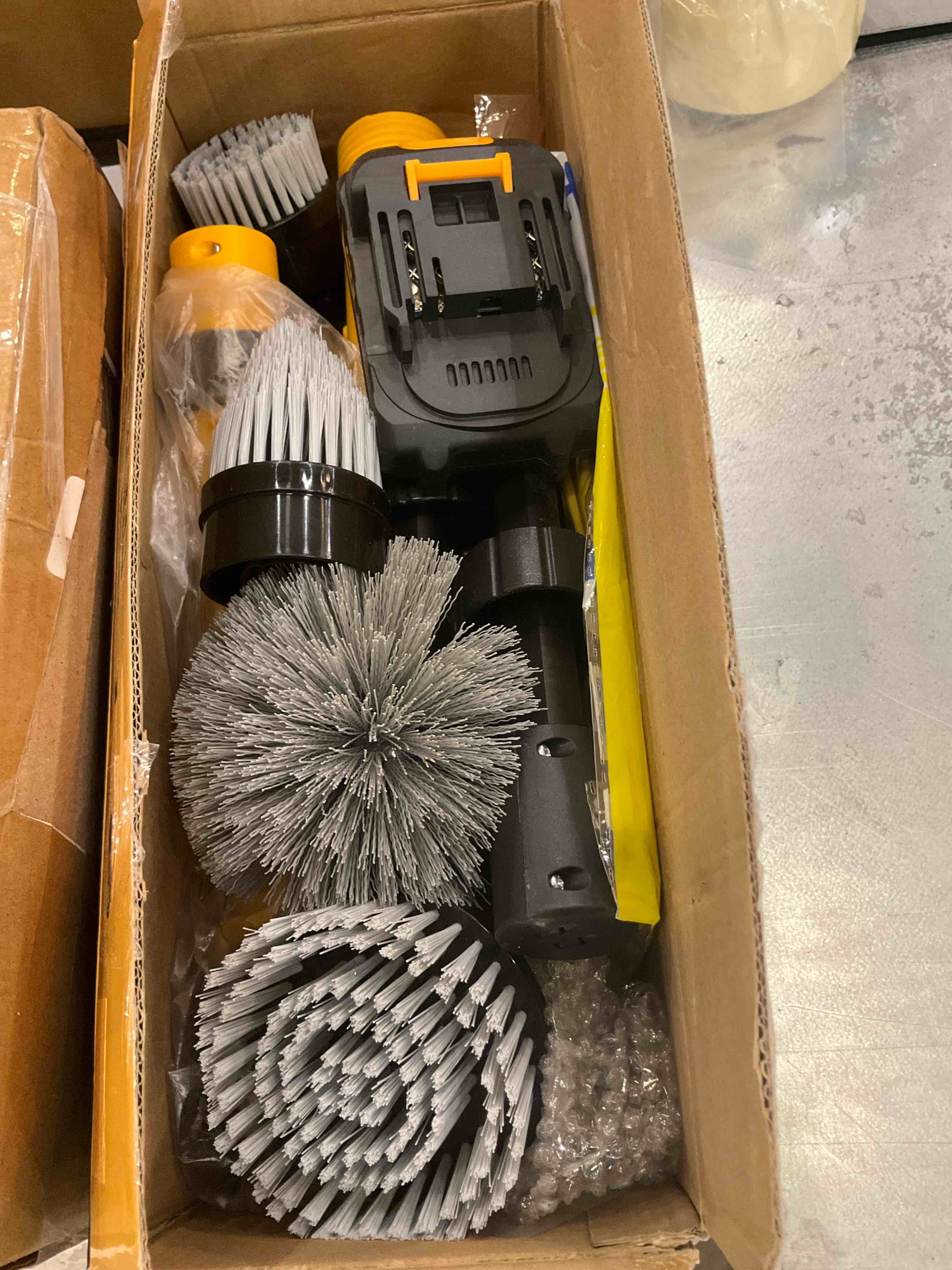 https://s3.amazonaws.com/lotting-images-prod/bidfta/EXS00537937_1700152819825.jpeg