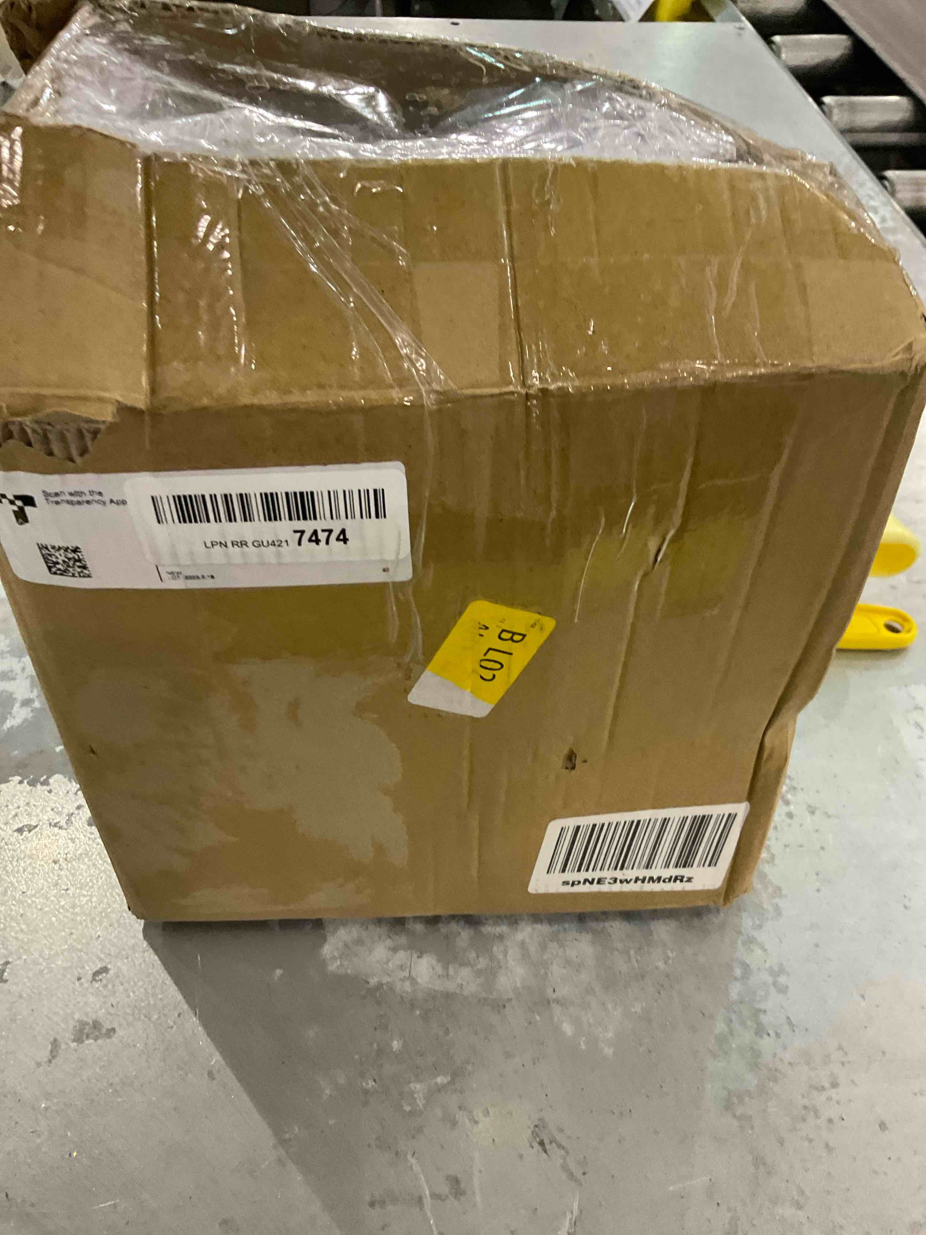 https://s3.amazonaws.com/lotting-images-prod/bidfta/EXS00538023_1697826285472.jpeg