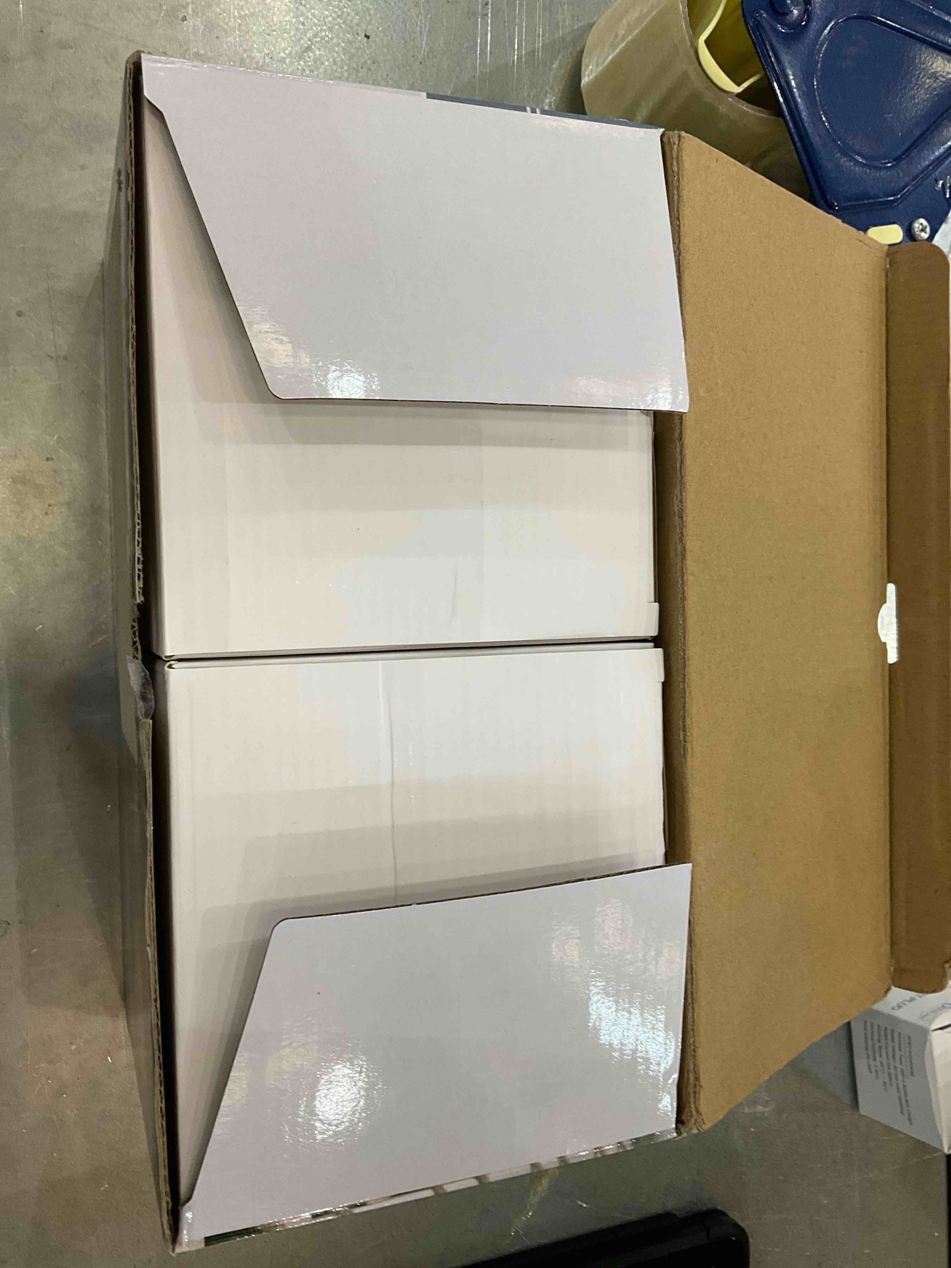 https://s3.amazonaws.com/lotting-images-prod/bidfta/EXS00538729_1698762887593.jpeg