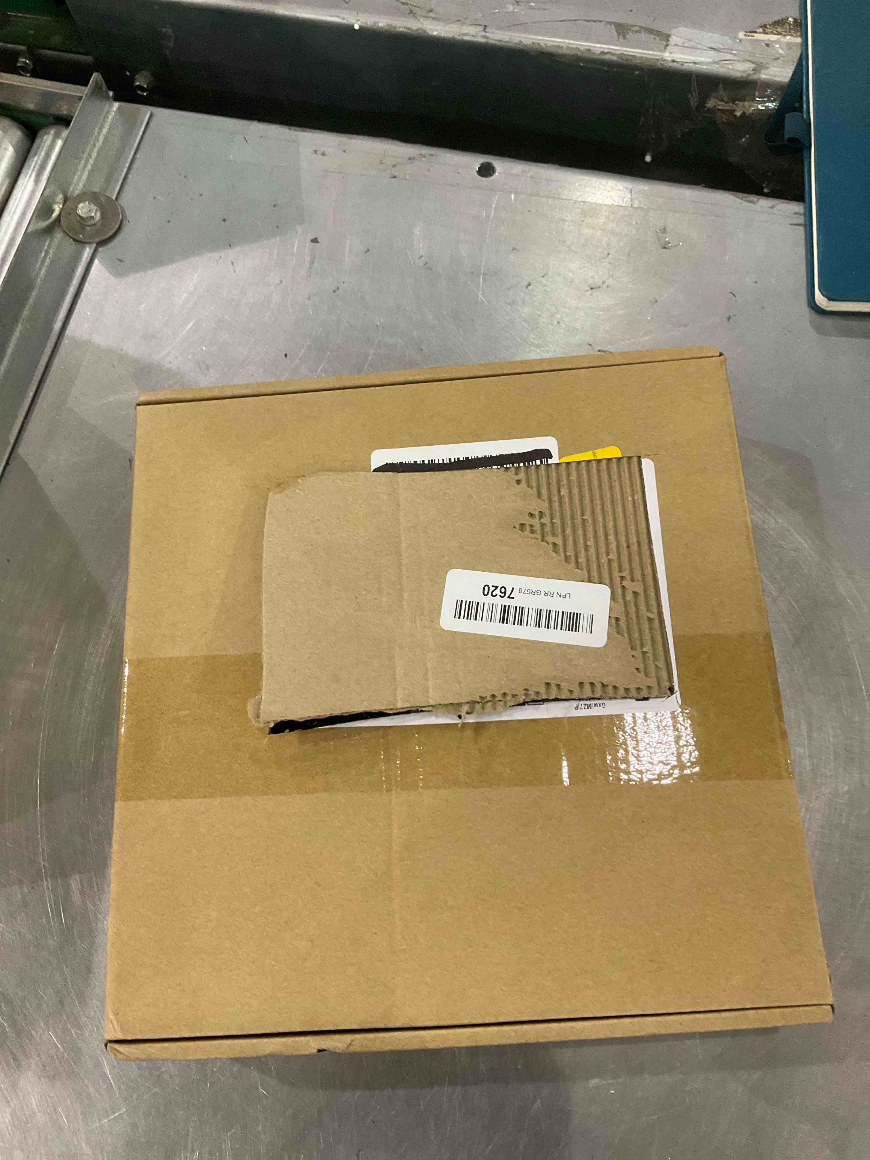 https://s3.amazonaws.com/lotting-images-prod/bidfta/EXS00539024_1698233149084.jpeg